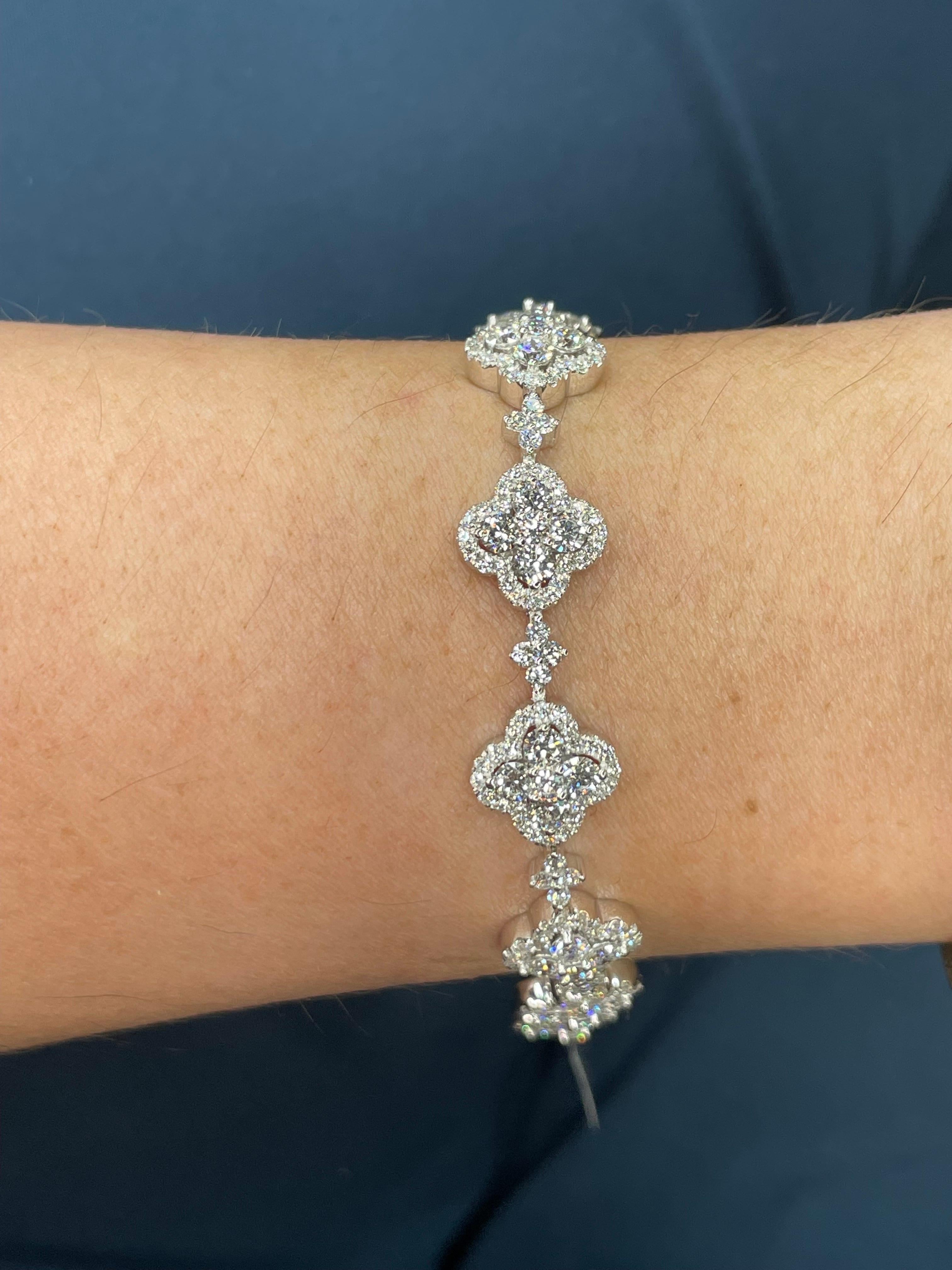 Round Cut 18 Karat White Gold Diamond Floral Tennis Bracelet 6.55 Carats 15 Grams For Sale