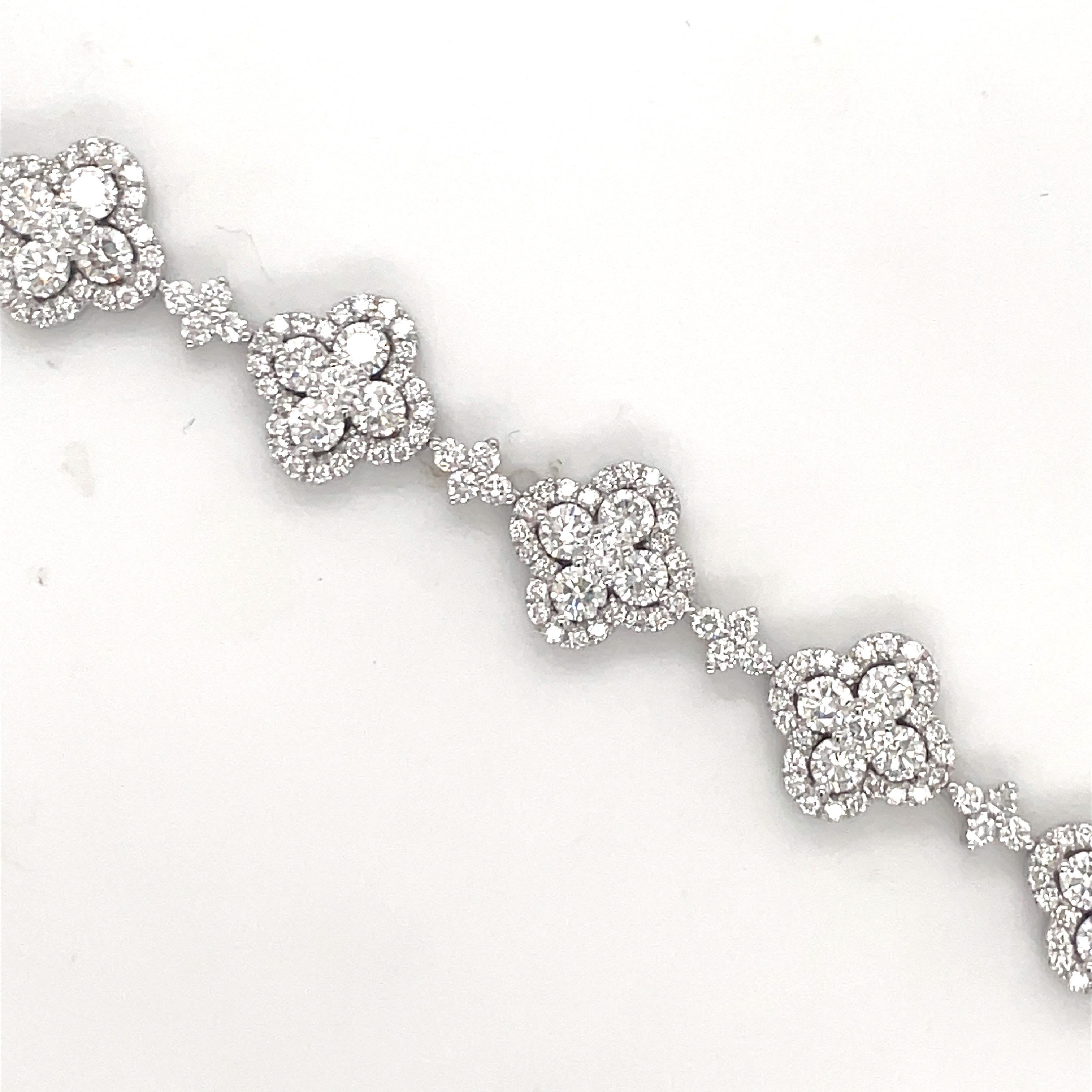 18 Karat White Gold Diamond Floral Tennis Bracelet 6.55 Carats 15 Grams For Sale 1