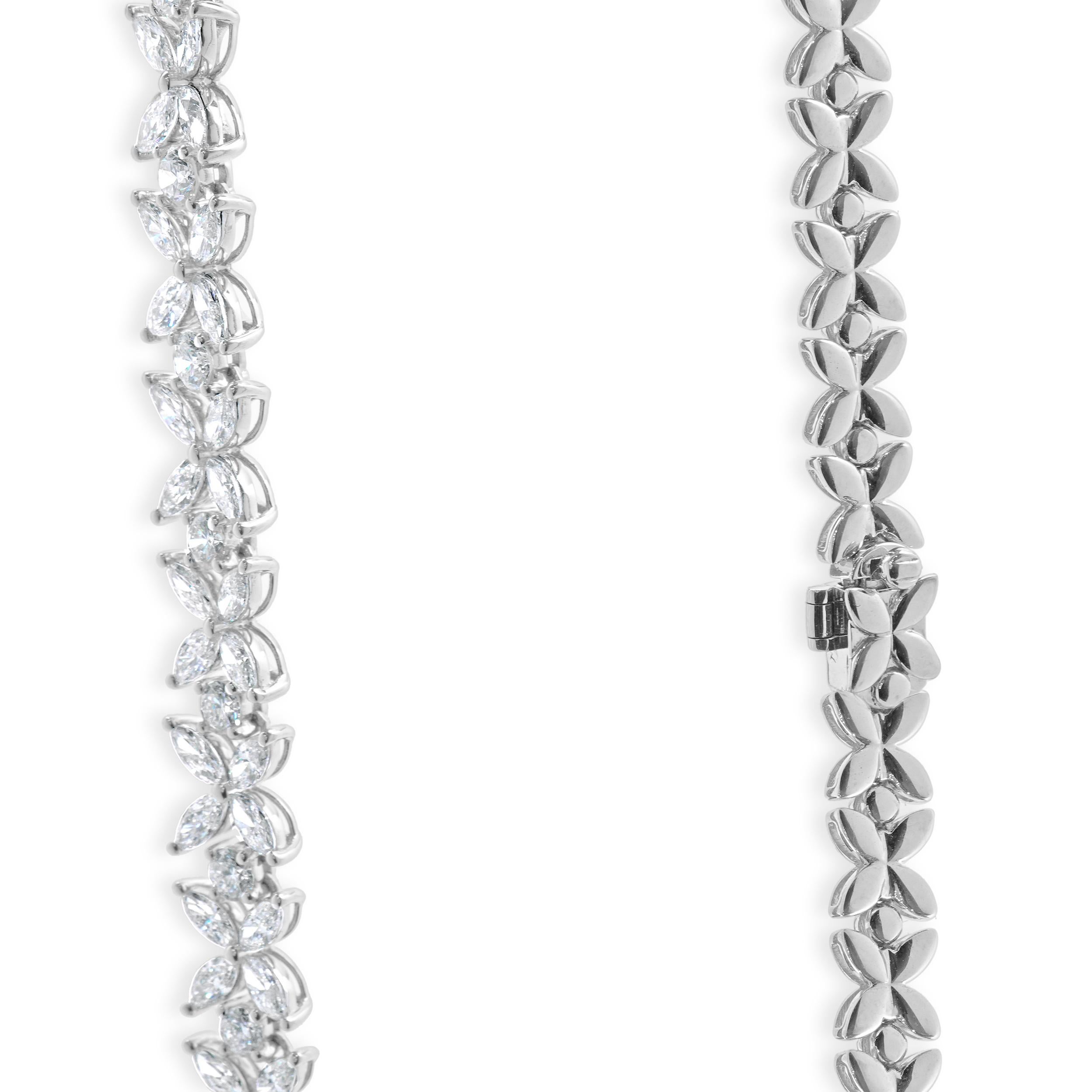 18 Karat White Gold Diamond Flower Inline Necklace In Excellent Condition For Sale In Scottsdale, AZ