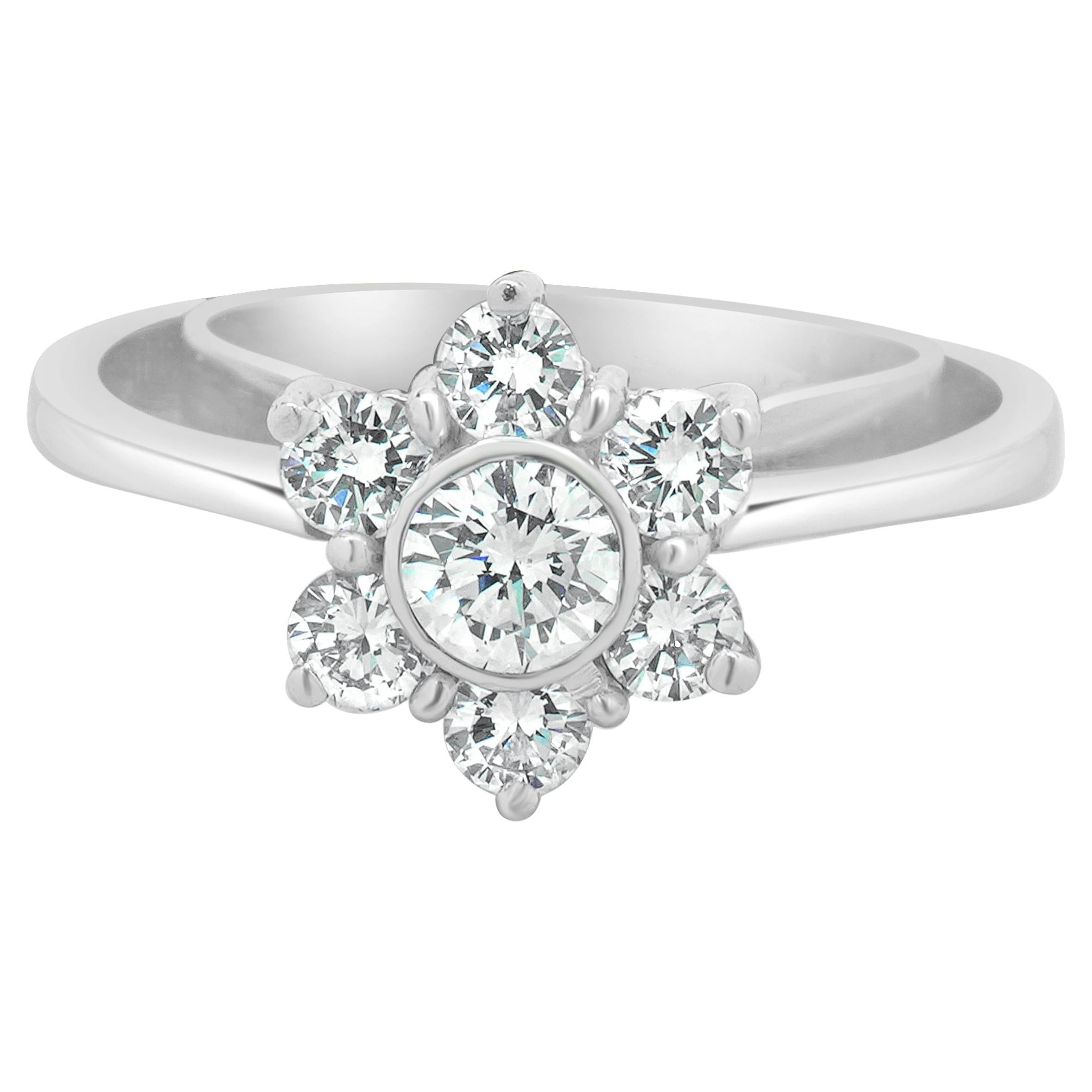 18 Karat White Gold Diamond Flower Ring