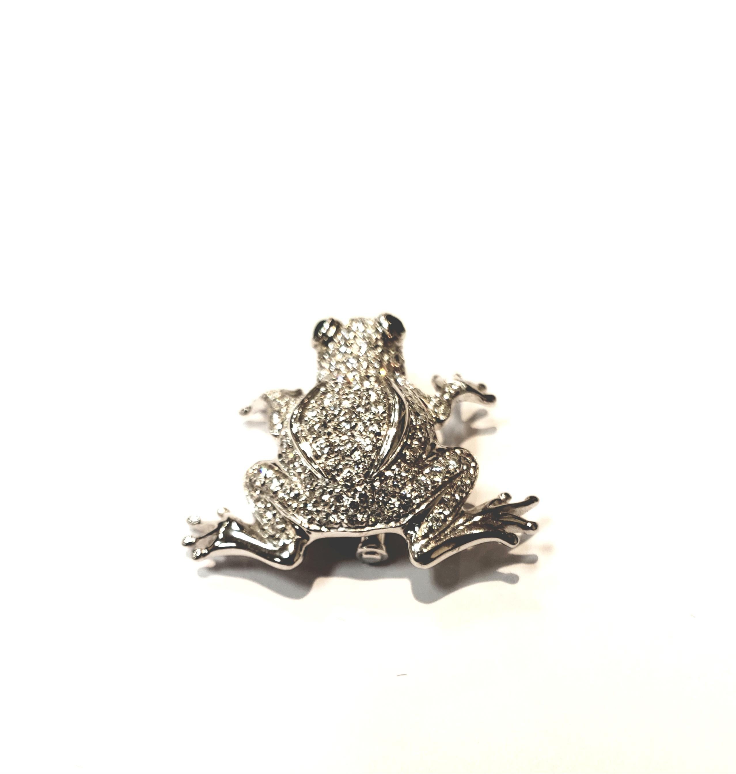 18 Karat White Gold and Diamond Frog Pin with Emerald Eyes by Aldo Garavelli In Excellent Condition For Sale In Red Bank, NJ