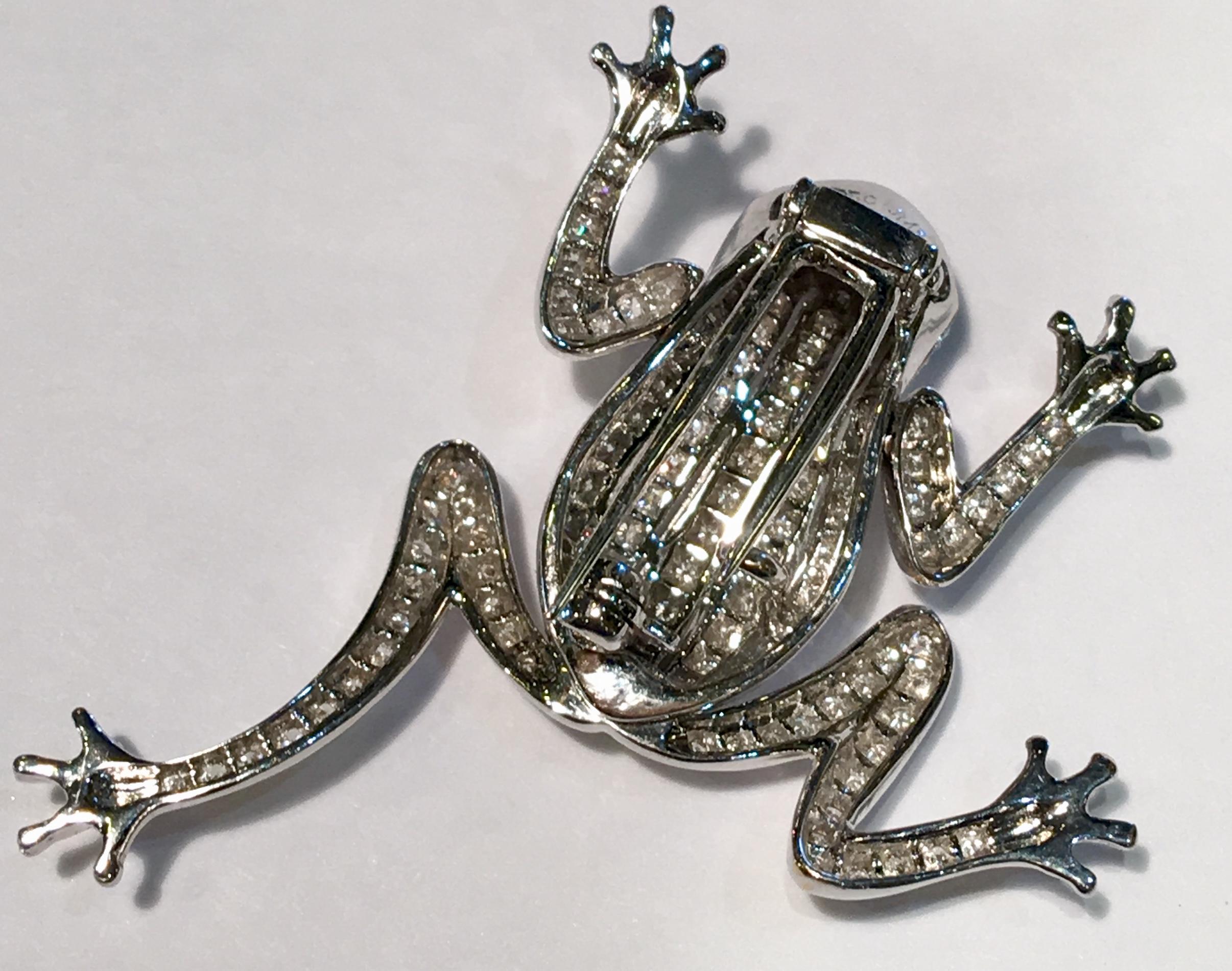 Round Cut 18 Karat White Gold Diamond Frog with Sapphire Cabochon Eyes Moving Limbs Brooch