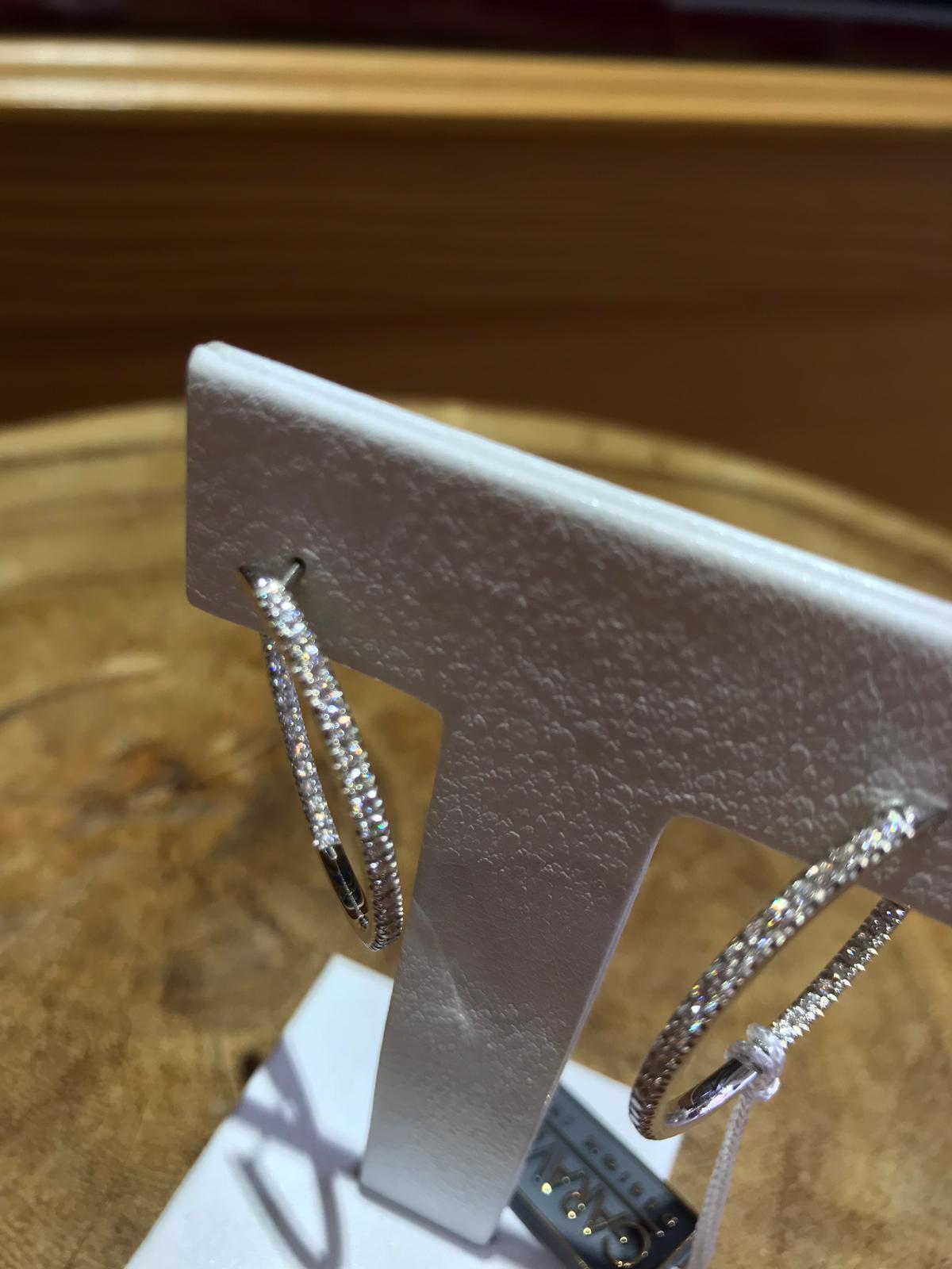 18 Karat White Gold Diamond Garavelli Round Hoop Earrings In New Condition For Sale In Valenza, IT