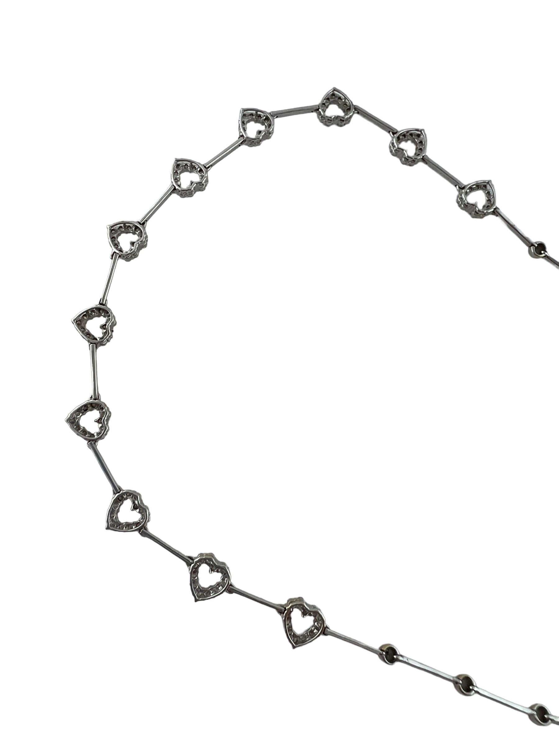 Round Cut 18 Karat White Gold Diamond Heart Necklace For Sale