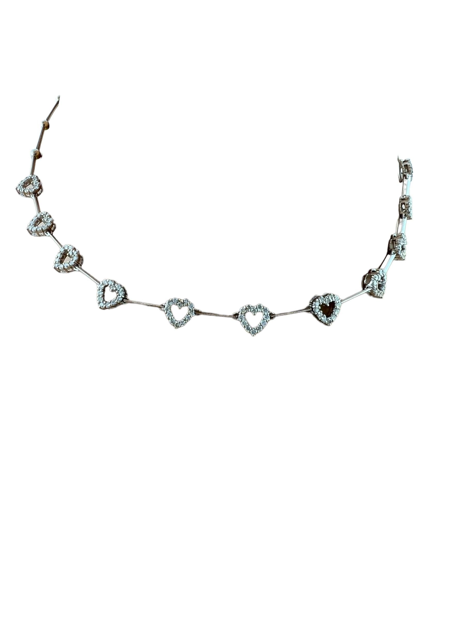 Women's 18 Karat White Gold Diamond Heart Necklace For Sale