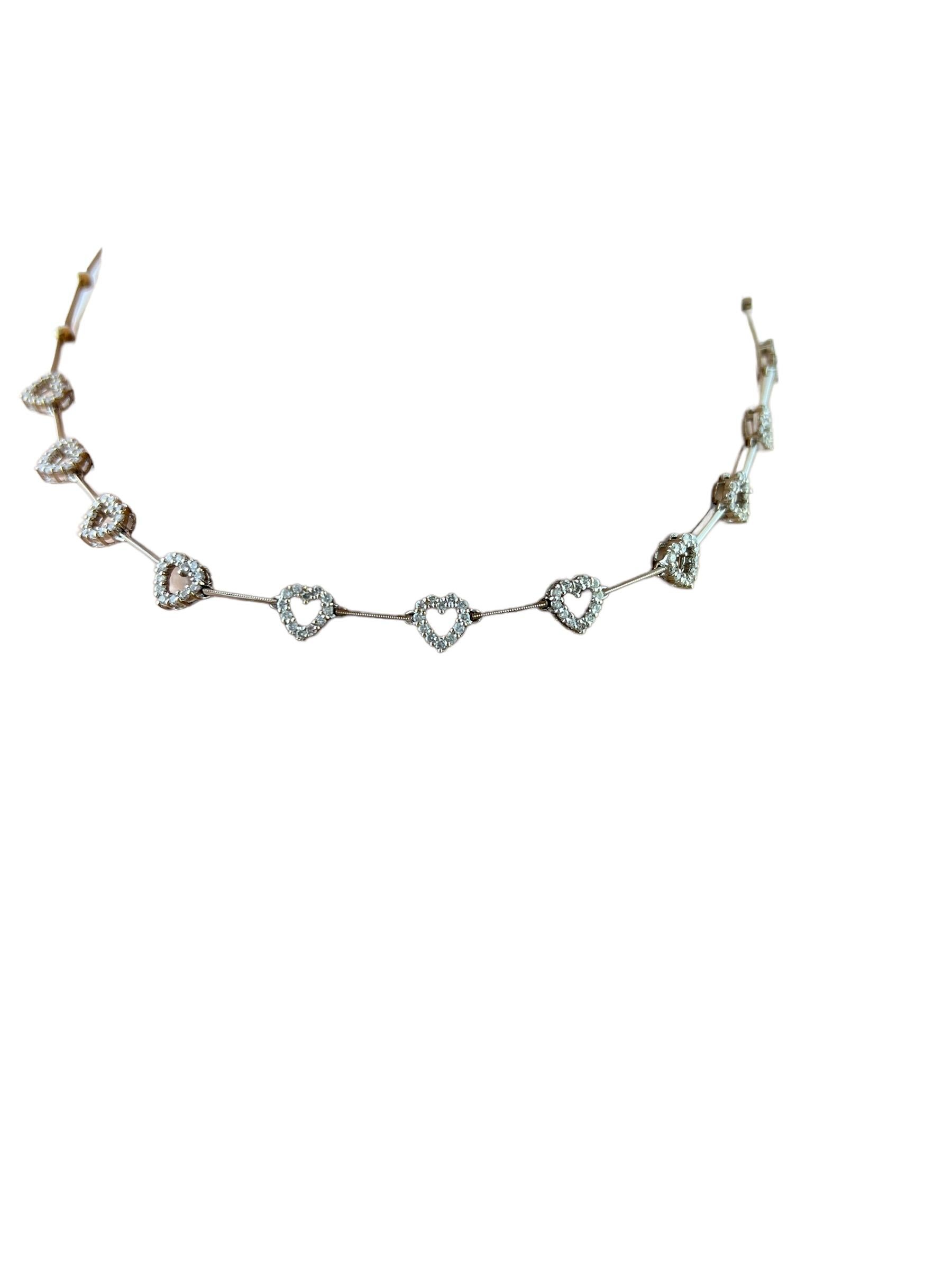 18 Karat White Gold Diamond Heart Necklace For Sale 2