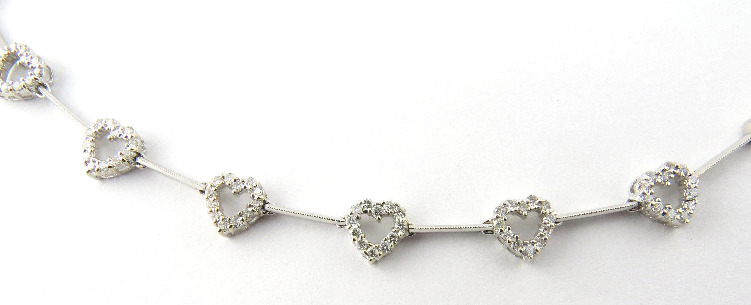 18 Karat White Gold Diamond Heart Necklace In Excellent Condition In Washington Depot, CT