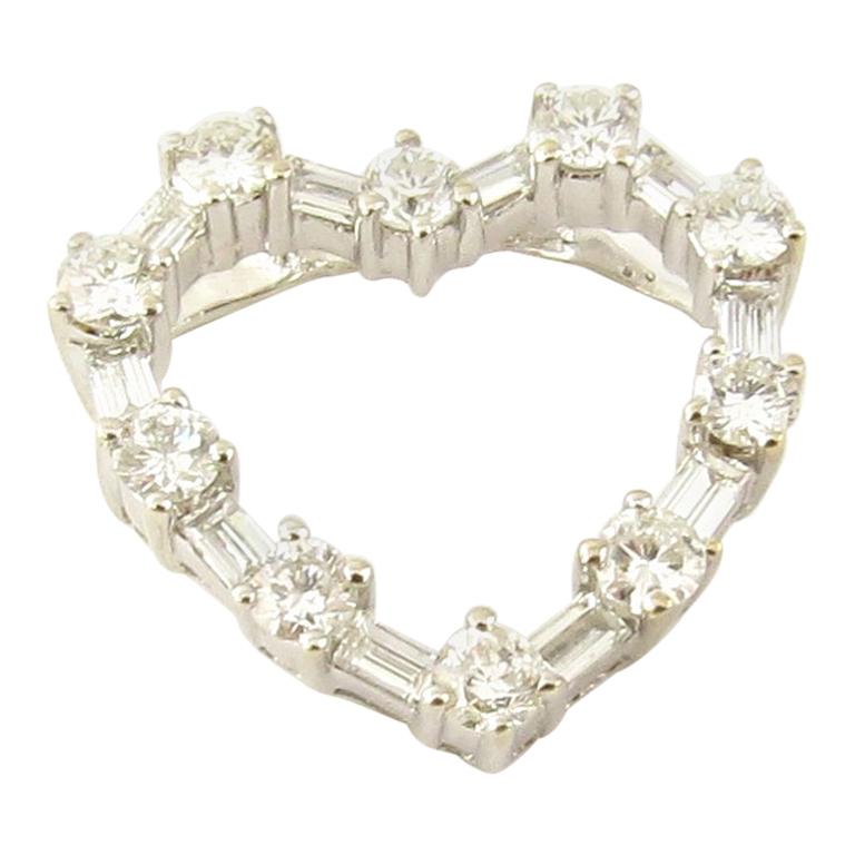Pendentif cœur en or blanc 18 carats et diamants en vente
