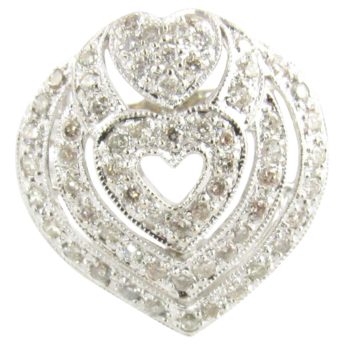 18 Karat White Gold Diamond Heart Ring For Sale