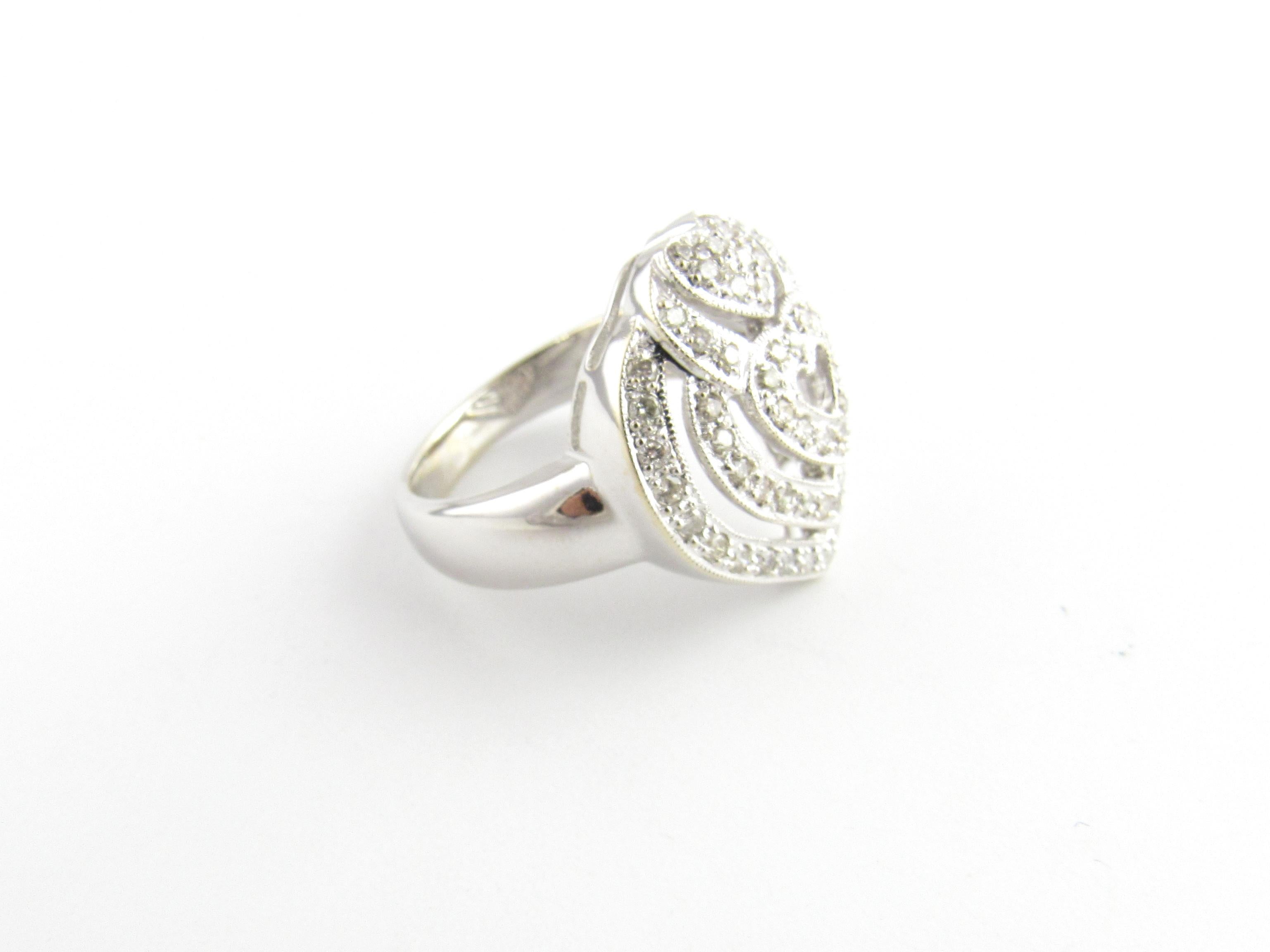 Round Cut 18 Karat White Gold Diamond Heart Ring For Sale