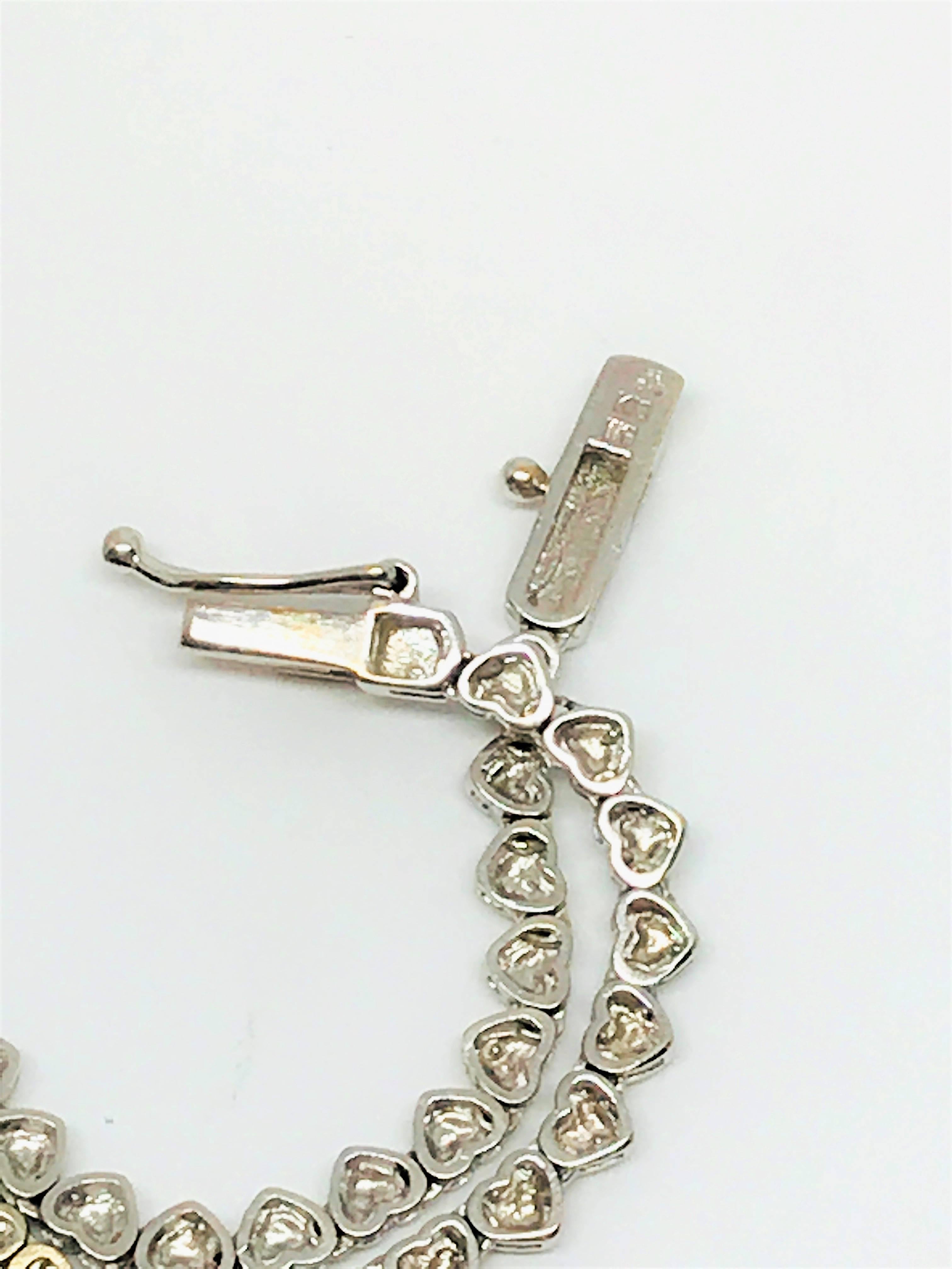 18 Karat White Gold Diamond Heart Tennis Style Necklace In Excellent Condition For Sale In Kent, CT