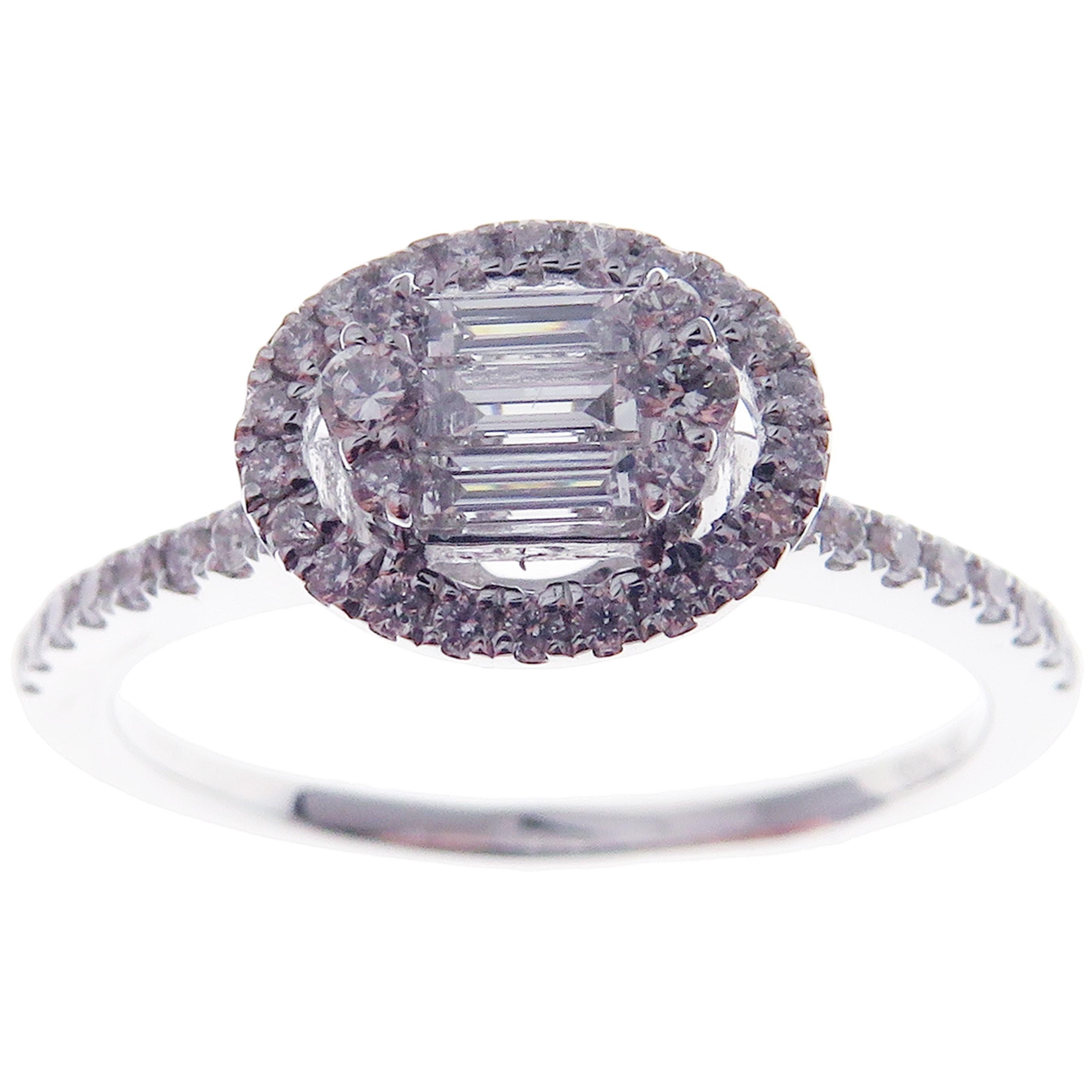 18 Karat White Gold Diamond Illusion Halo Ring In New Condition For Sale In Los Angeles, CA