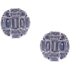 18 Karat White Gold Diamond Illusion Round Shape Stud Earring