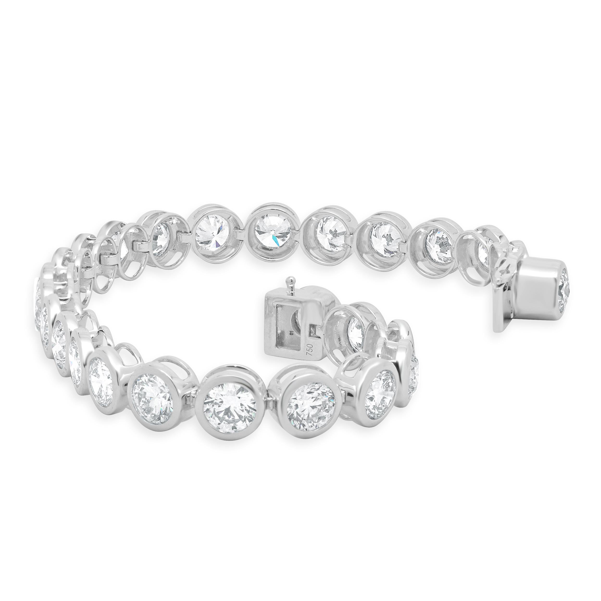 Bracciale tennis in linea con diamanti in oro bianco 18 carati In condizioni ottime in vendita a Scottsdale, AZ