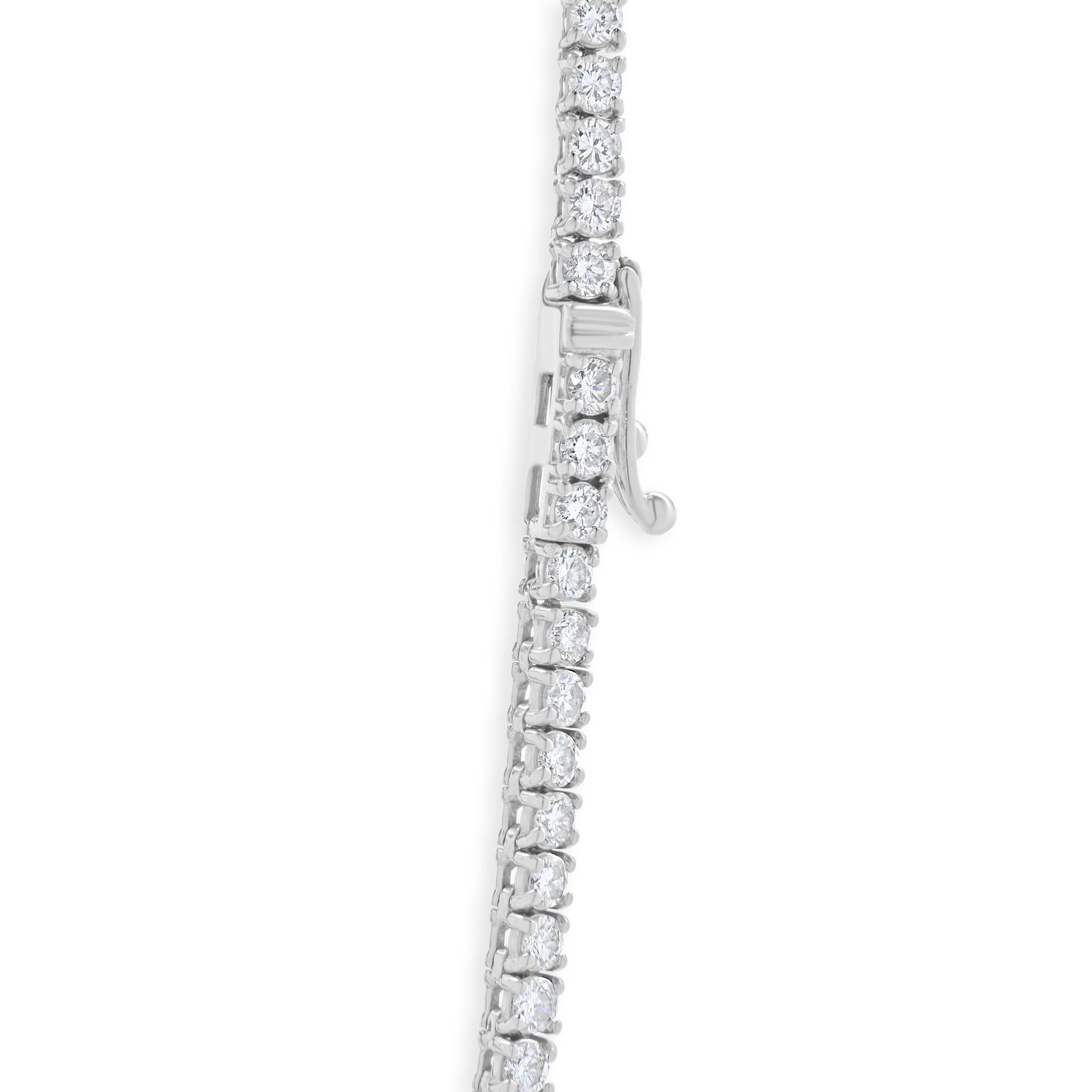 18 Karat White Gold Diamond Inline Tennis Necklace In Excellent Condition For Sale In Scottsdale, AZ