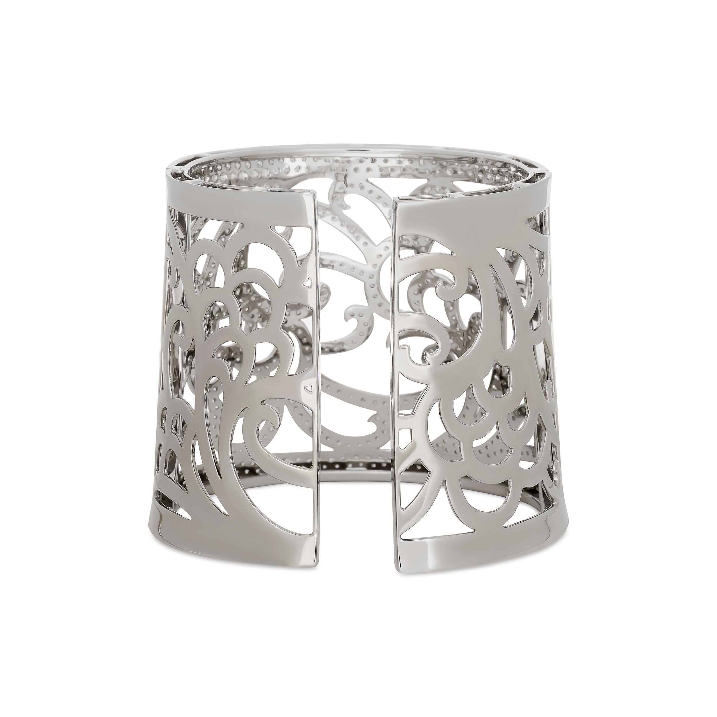 Round Cut 18 Karat White Gold Diamond Intricate Filigree Cuff Bangle Bracelet For Sale