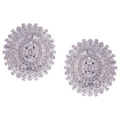 Clous d'oreilles en or blanc 18 carats avec diamants taille ovale et baguette