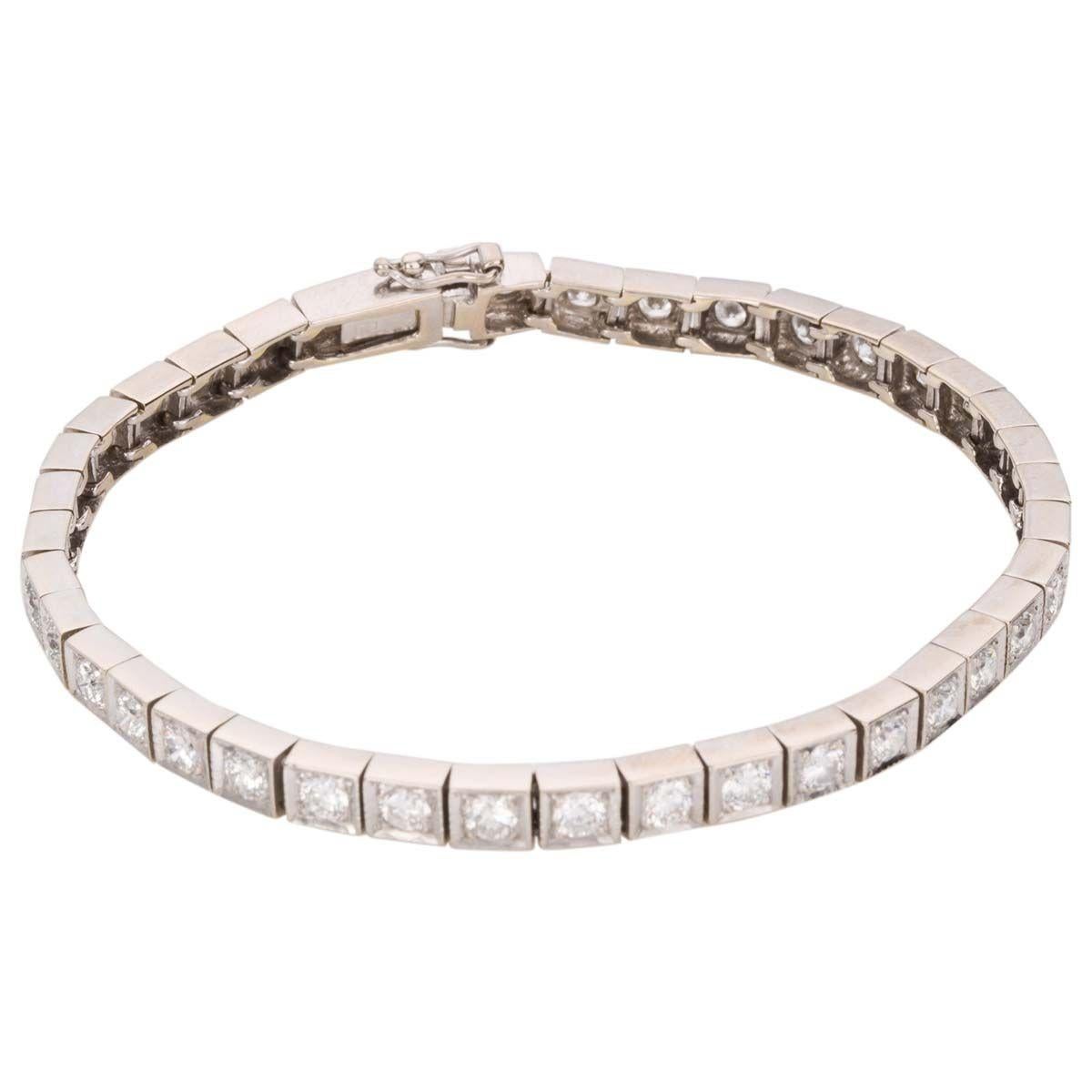 18 Karat White Gold Diamond Line Bracelet In Good Condition In QLD , AU