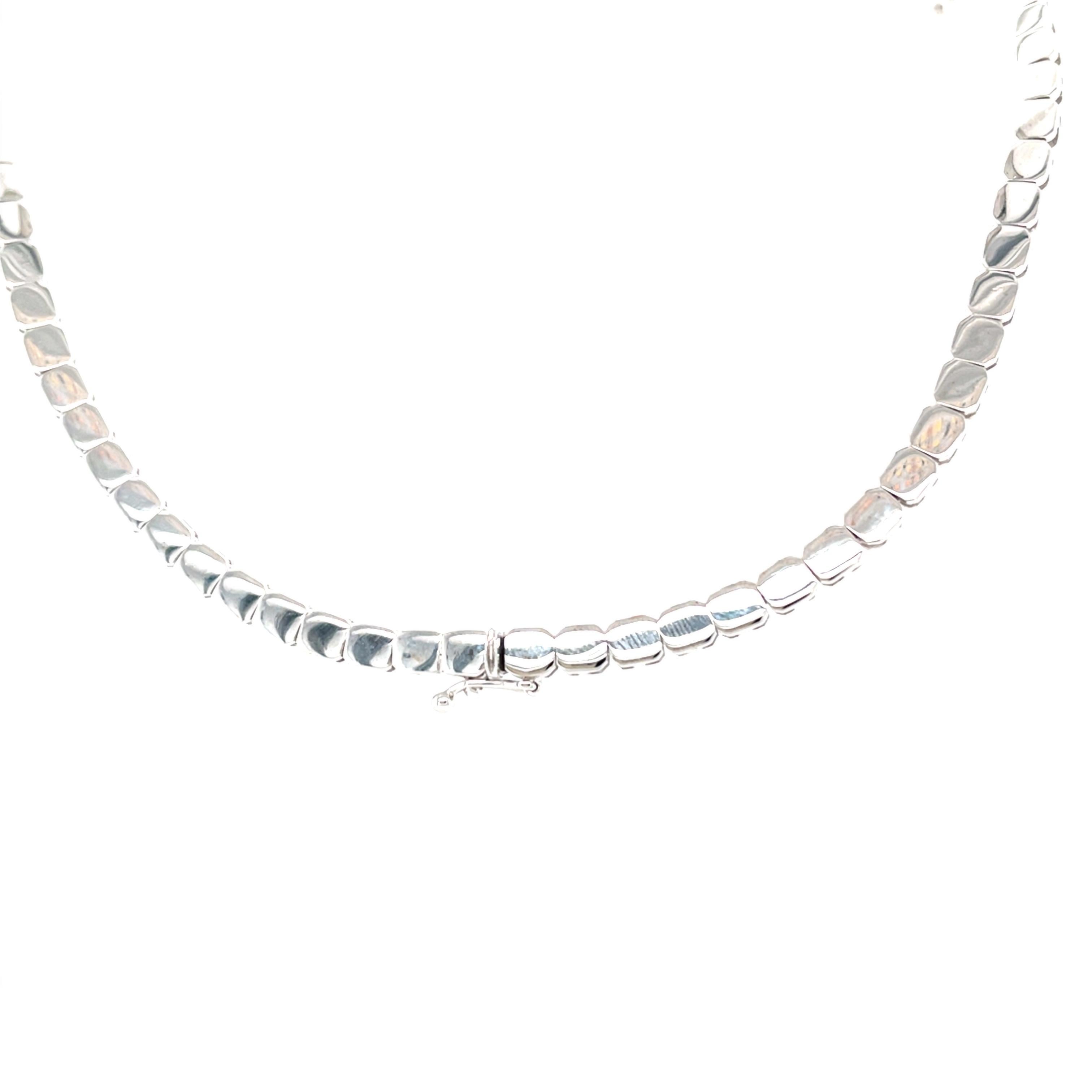 18 Karat White Gold Diamond Link Necklace For Sale 1