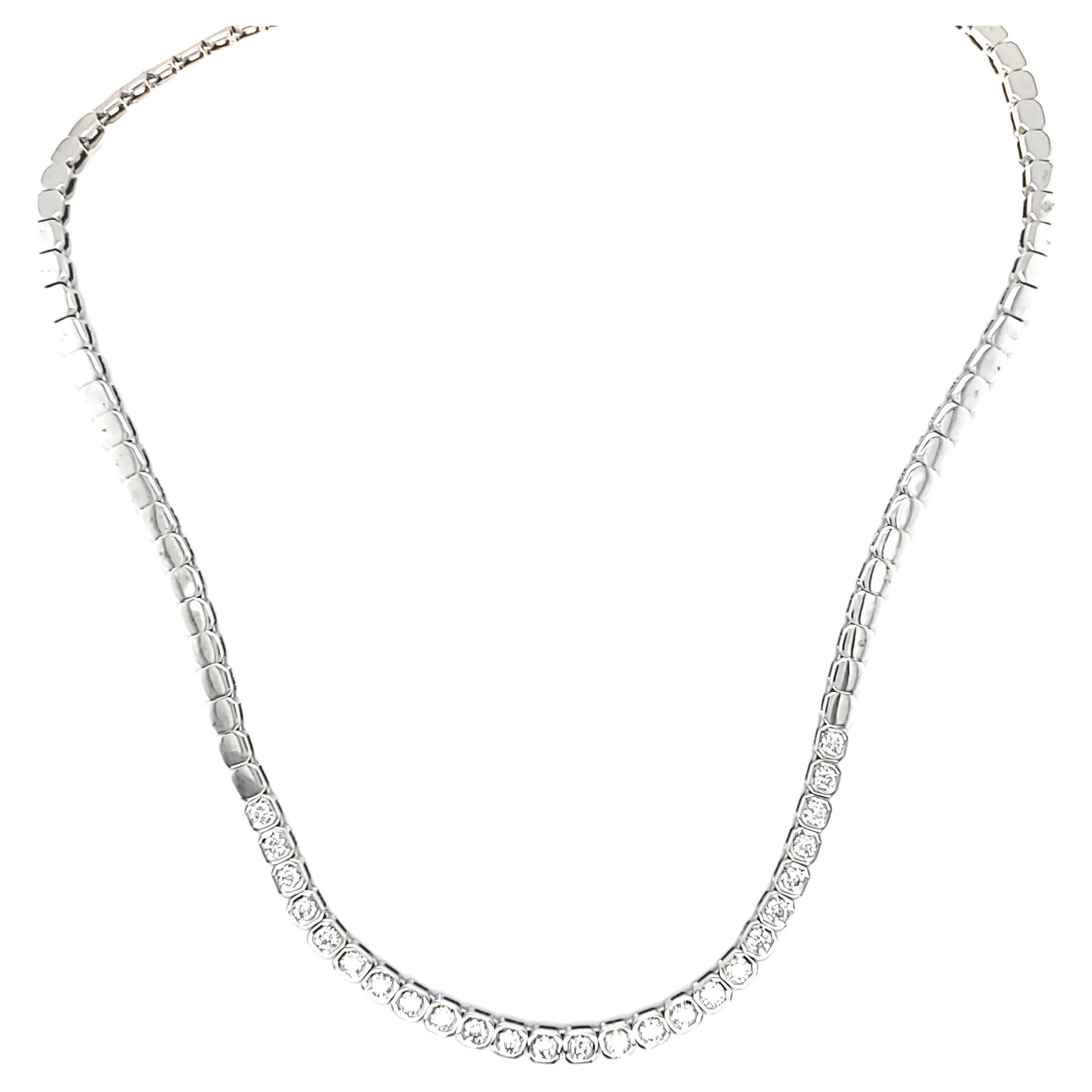 18 Karat White Gold Diamond Link Necklace For Sale