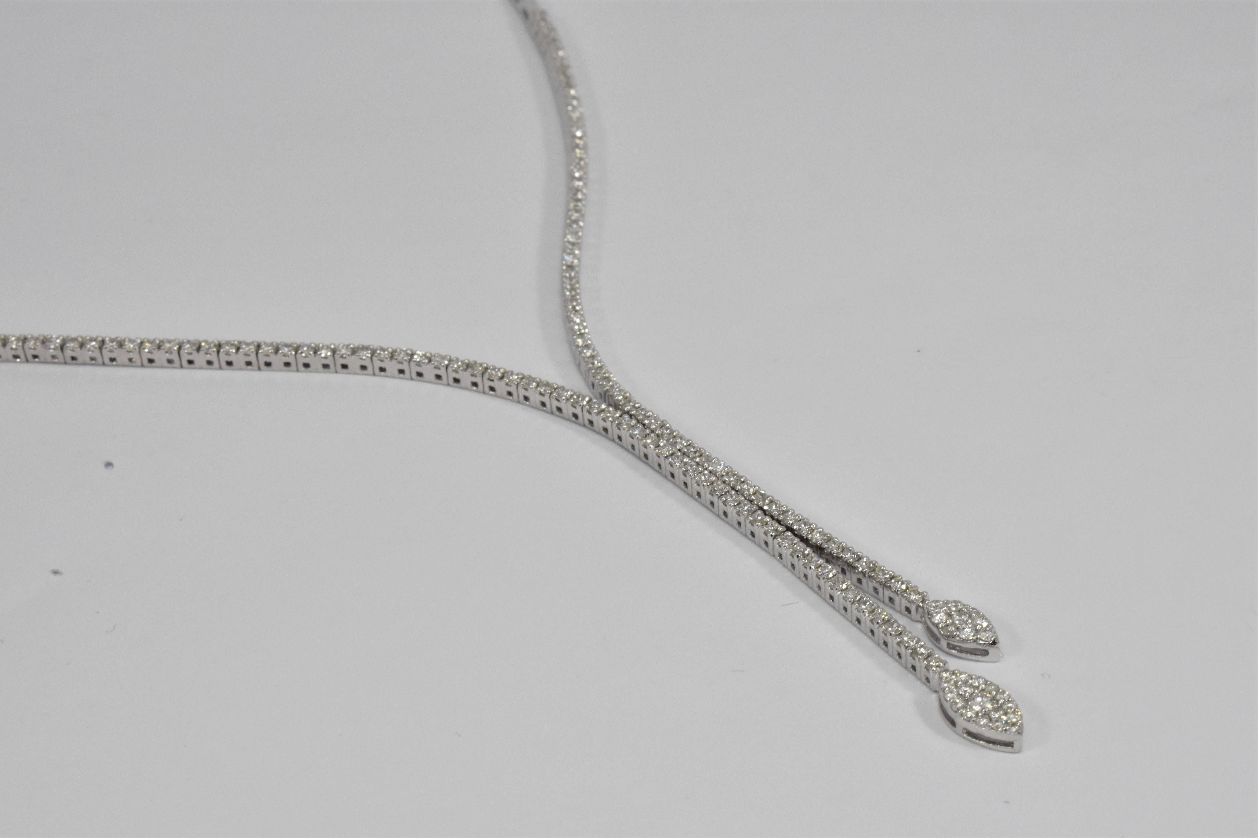 Contemporary  18 Karat White Gold Diamond Marquise Set of Necklace and Bracelet  For Sale