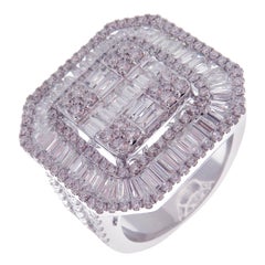 Bague fantaisie carrée angulaire en or blanc 18 carats avec diamants taille baguette