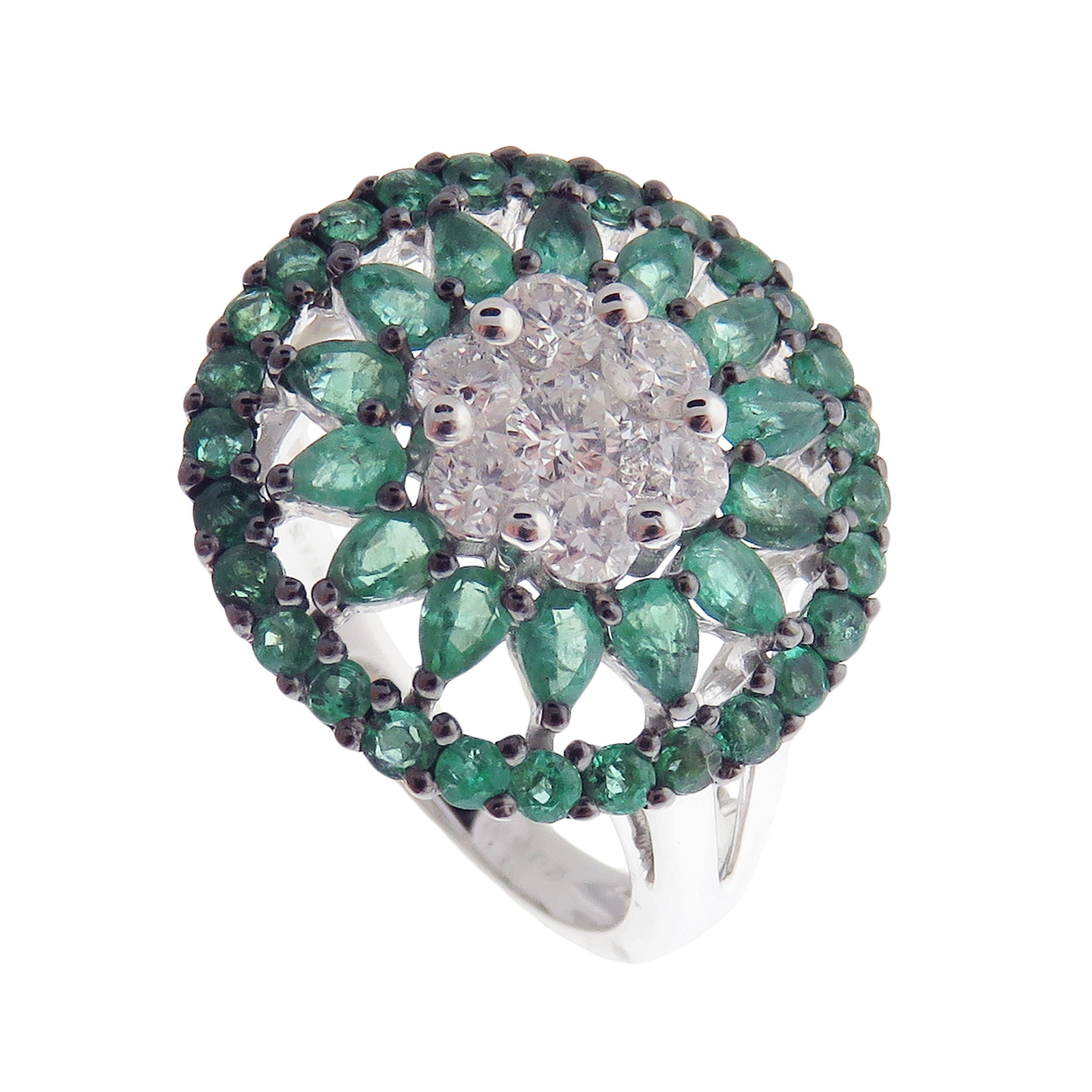 18 Karat White Gold Diamond Medium Emerald Flower Circle Earring Ring Set 1