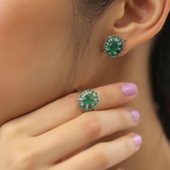 18 Karat White Gold Diamond Medium Emerald Flower Earring Ring Set