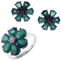 18 Karat White Gold Diamond Medium Emerald Flower Earring Ring Set