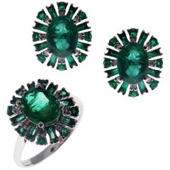 18 Karat White Gold Diamond Medium Emerald Flower Earring Ring Set