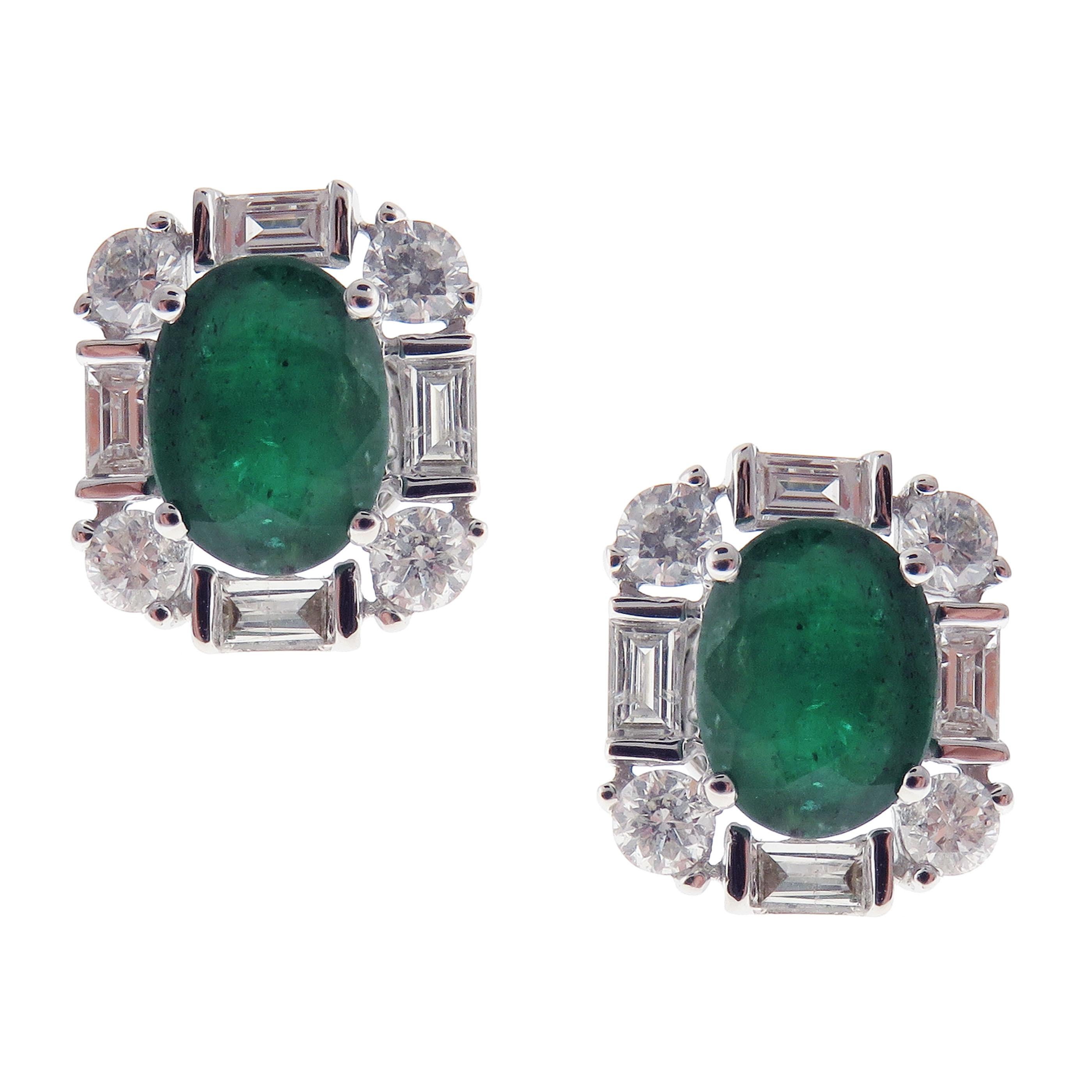 Round Cut 18 Karat White Gold Diamond Medium Emerald Square Earring Ring Set