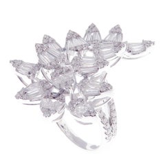 18 Karat White Gold Diamond Medium Flower Pear Motif Baguette Fancy Ring