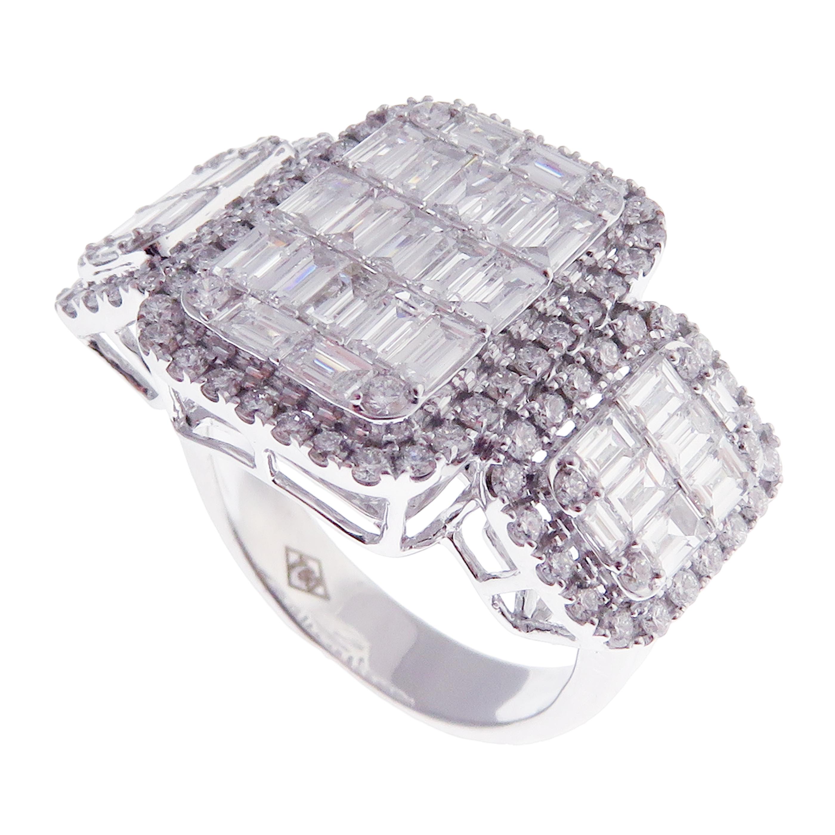 Women's or Men's 18 Karat White Gold Diamond Medium Solid Flat Baguette Earring Ring Set
