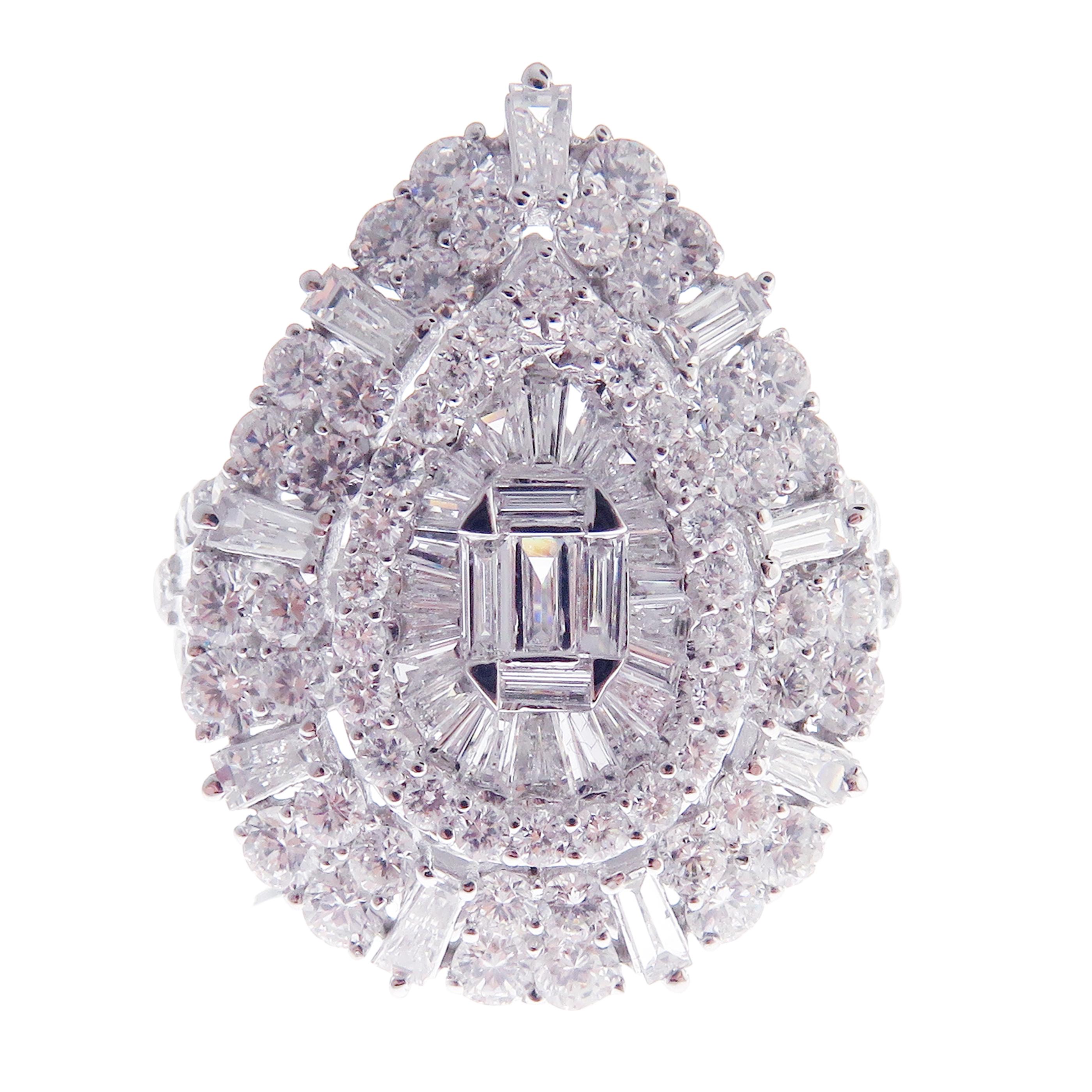 18 Karat Weißgold Diamant Moderner Baguette Birnenförmiger Fancy Ring im Zustand „Neu“ in Los Angeles, CA