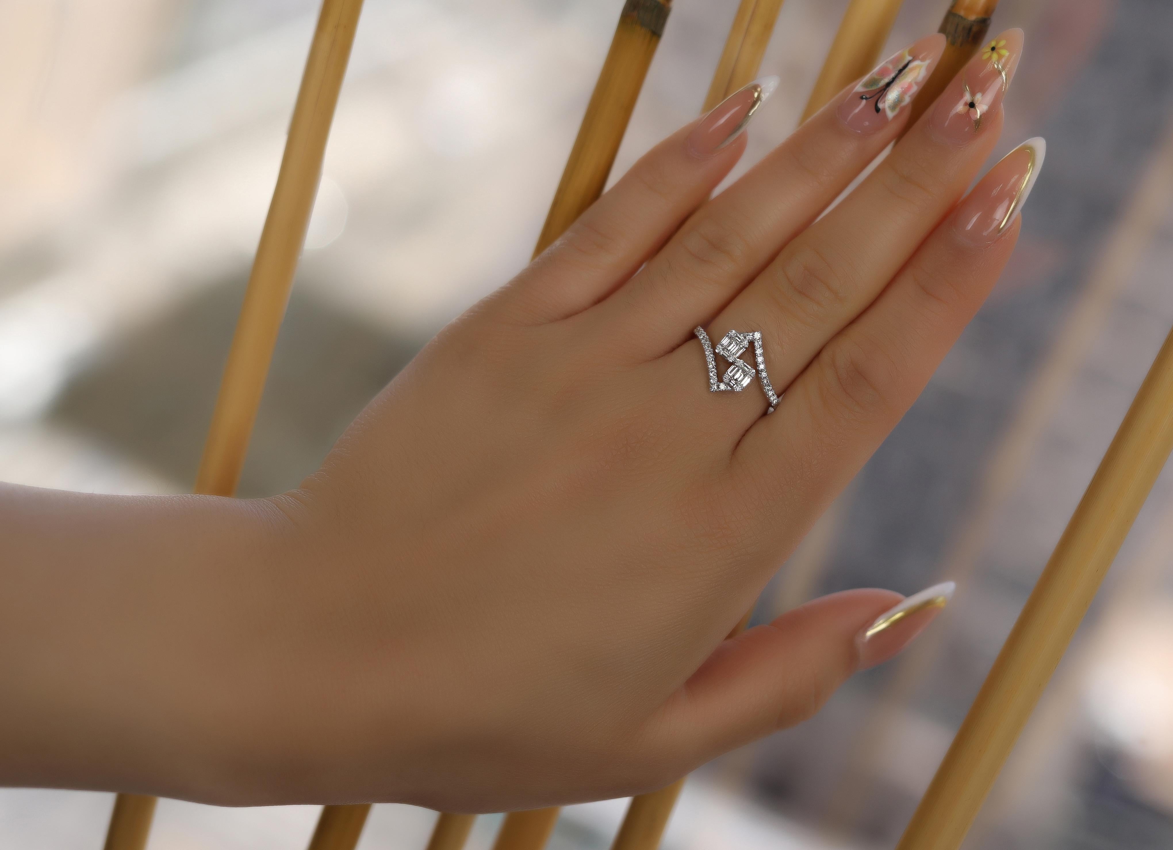 18 Karat White Gold Diamond Multi-Layer Illusion Ring For Sale 1