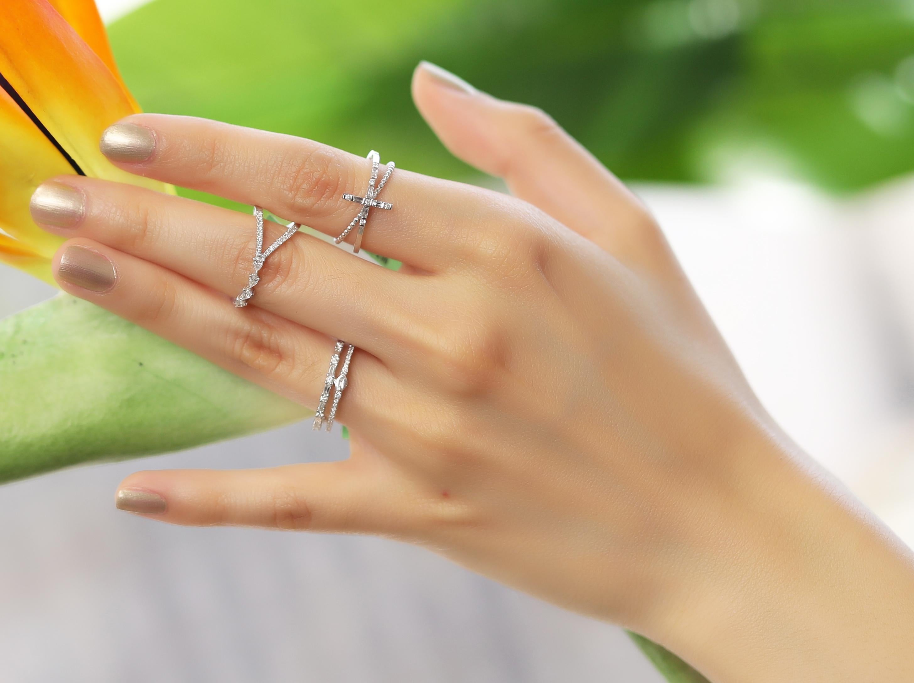 18 Karat White Gold Diamond Multi-Layer X Ring For Sale 1