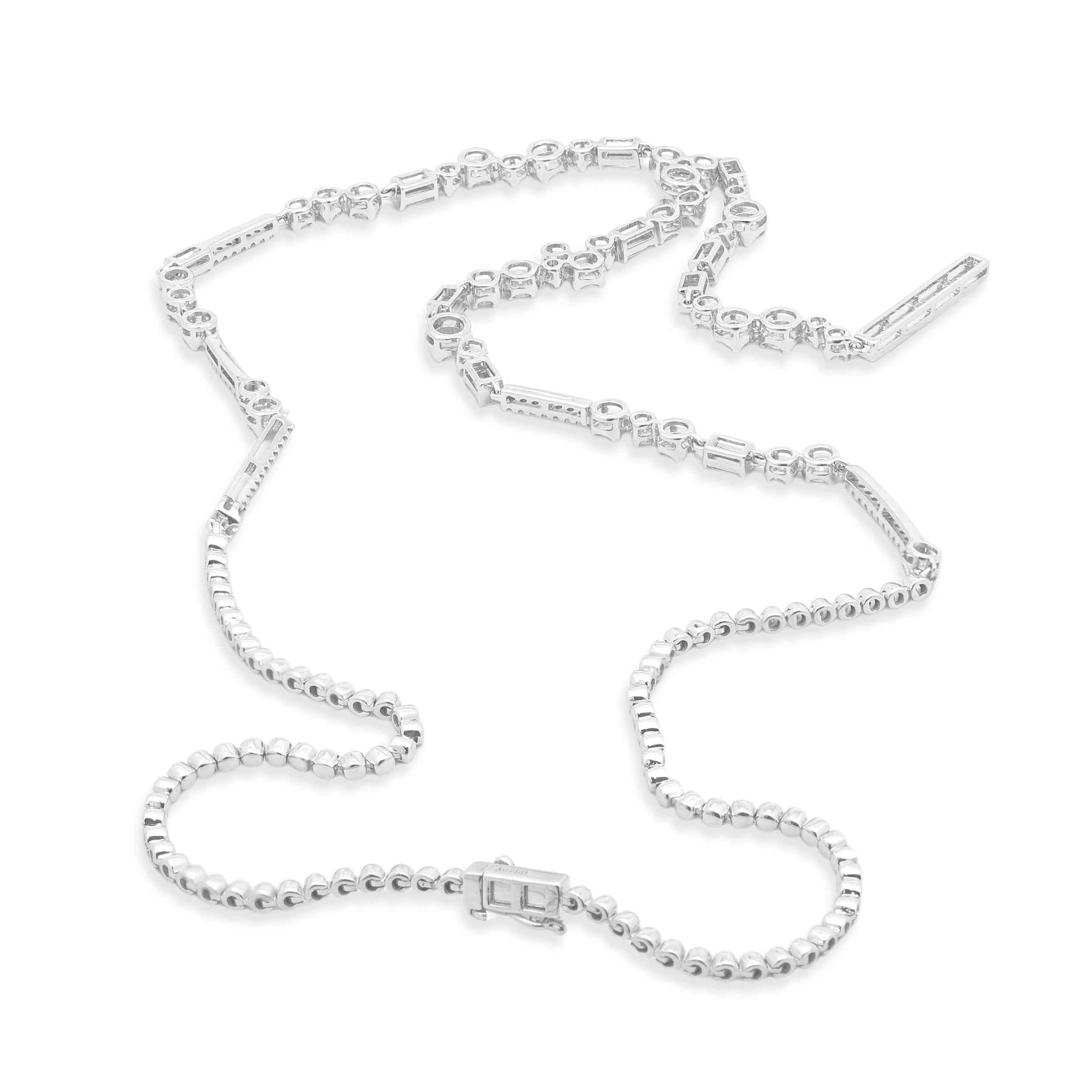 Taglio rotondo Collana di diamanti in oro bianco 18 carati in vendita