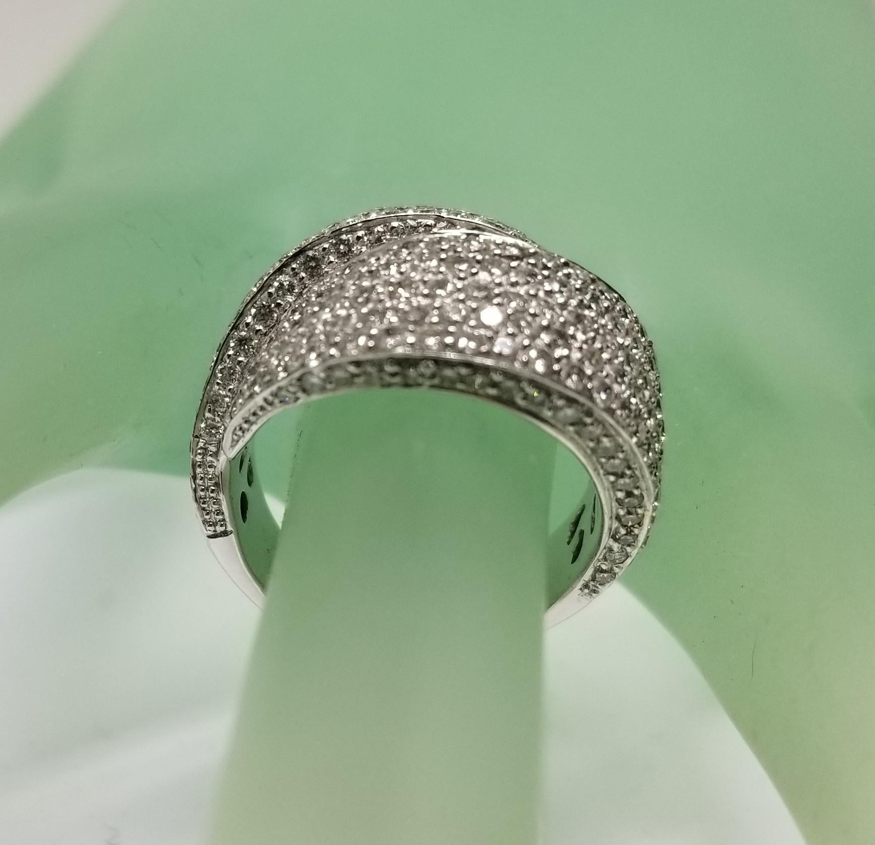 18 Karat White Gold Diamond Pave' Ring For Sale 1