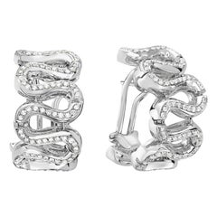 Pendientes de aro en espiral con pavé de diamantes en oro blanco de 18 quilates