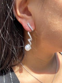 18 Karat White Gold Diamond Pearl Drop Earrings