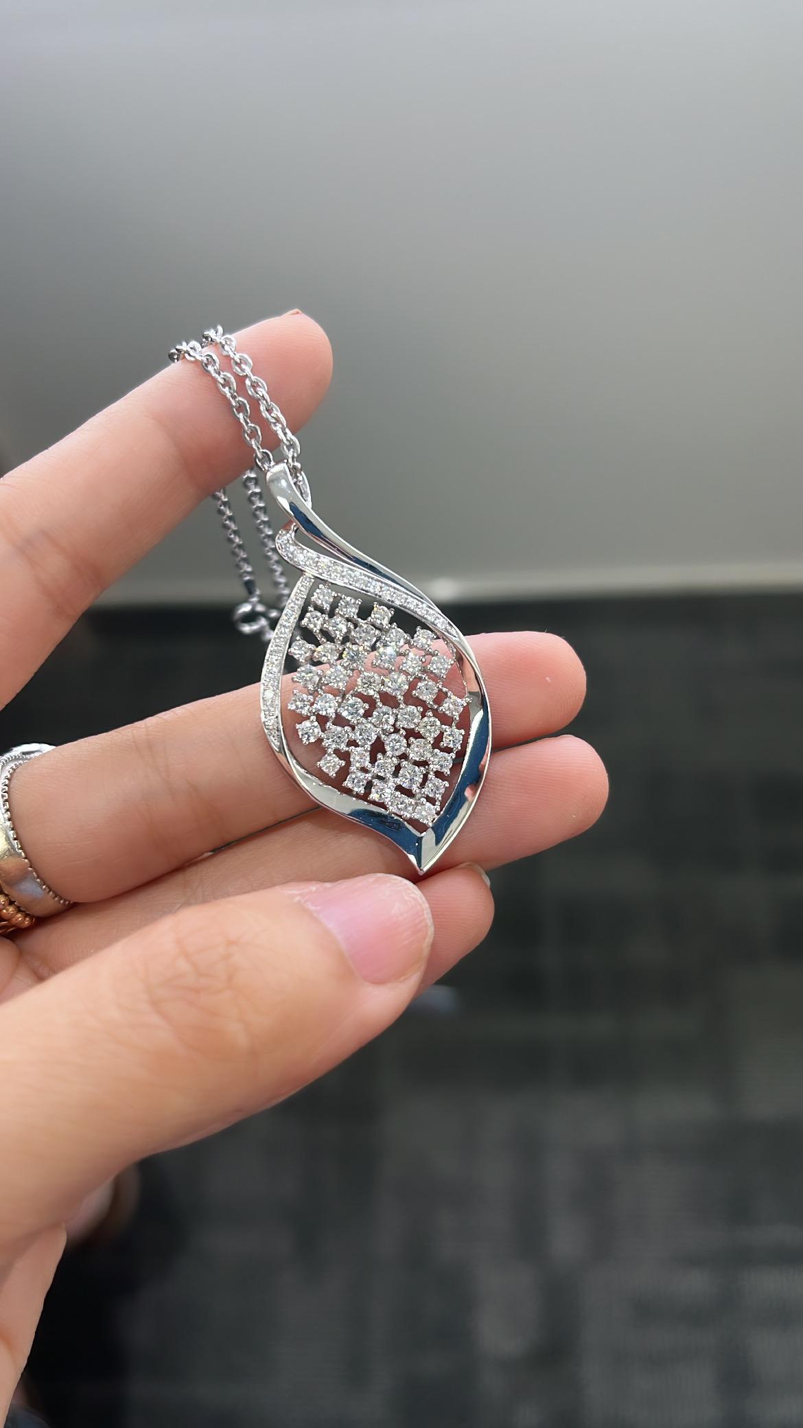Ciondolo con diamante in oro bianco 18 carati in vendita 5