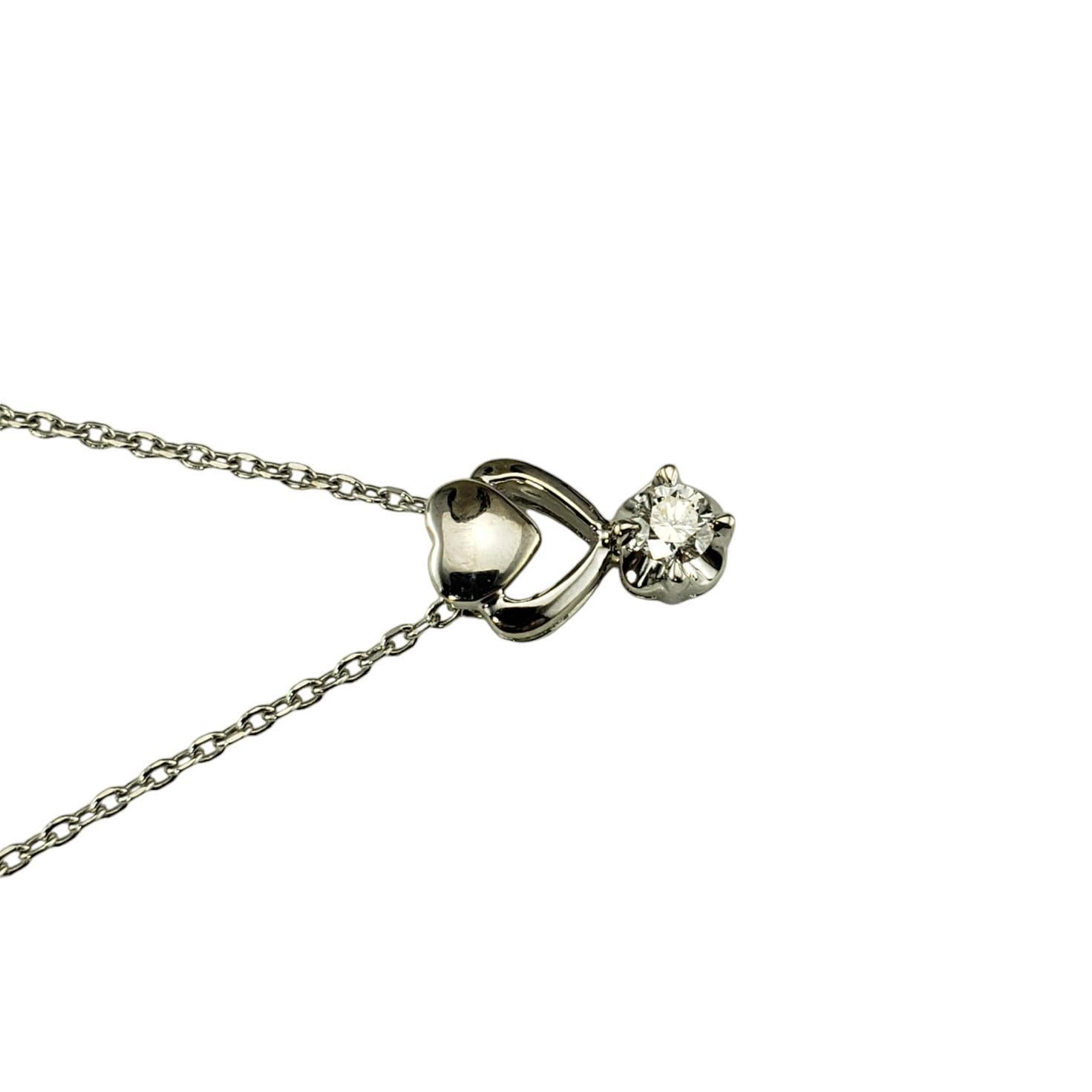 Taille brillant Collier pendentif en or blanc 18 carats et diamants n° 19177 en vente