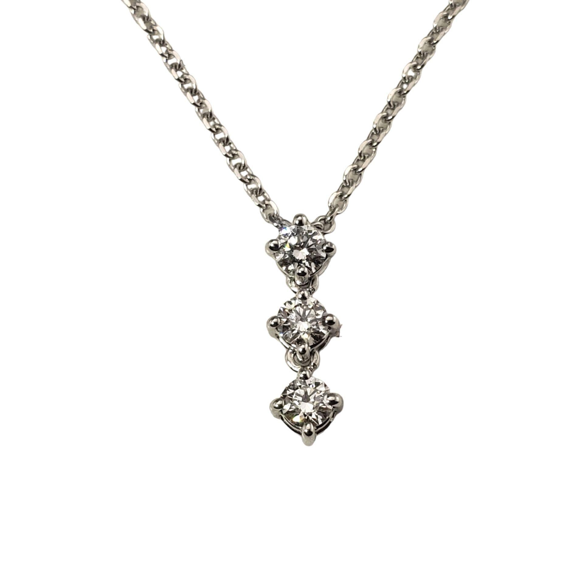 Women's 18 Karat White Gold Diamond Pendant Necklace For Sale