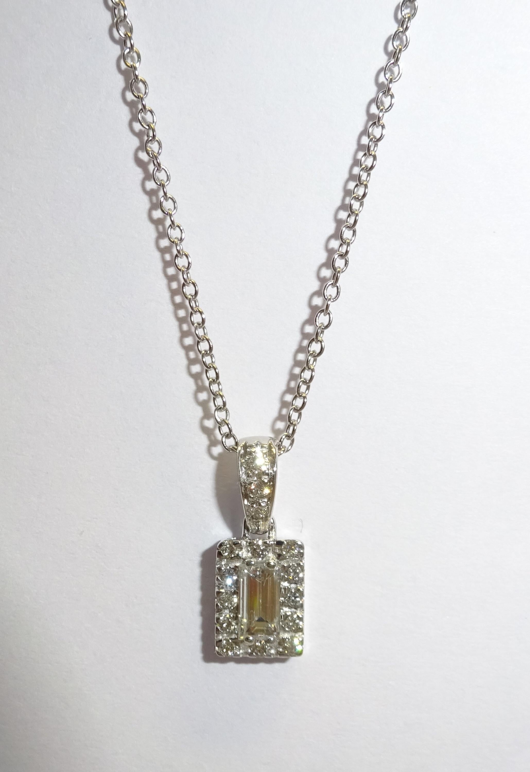 Women's or Men's 18 Karat White Gold Diamond Pendant Necklace