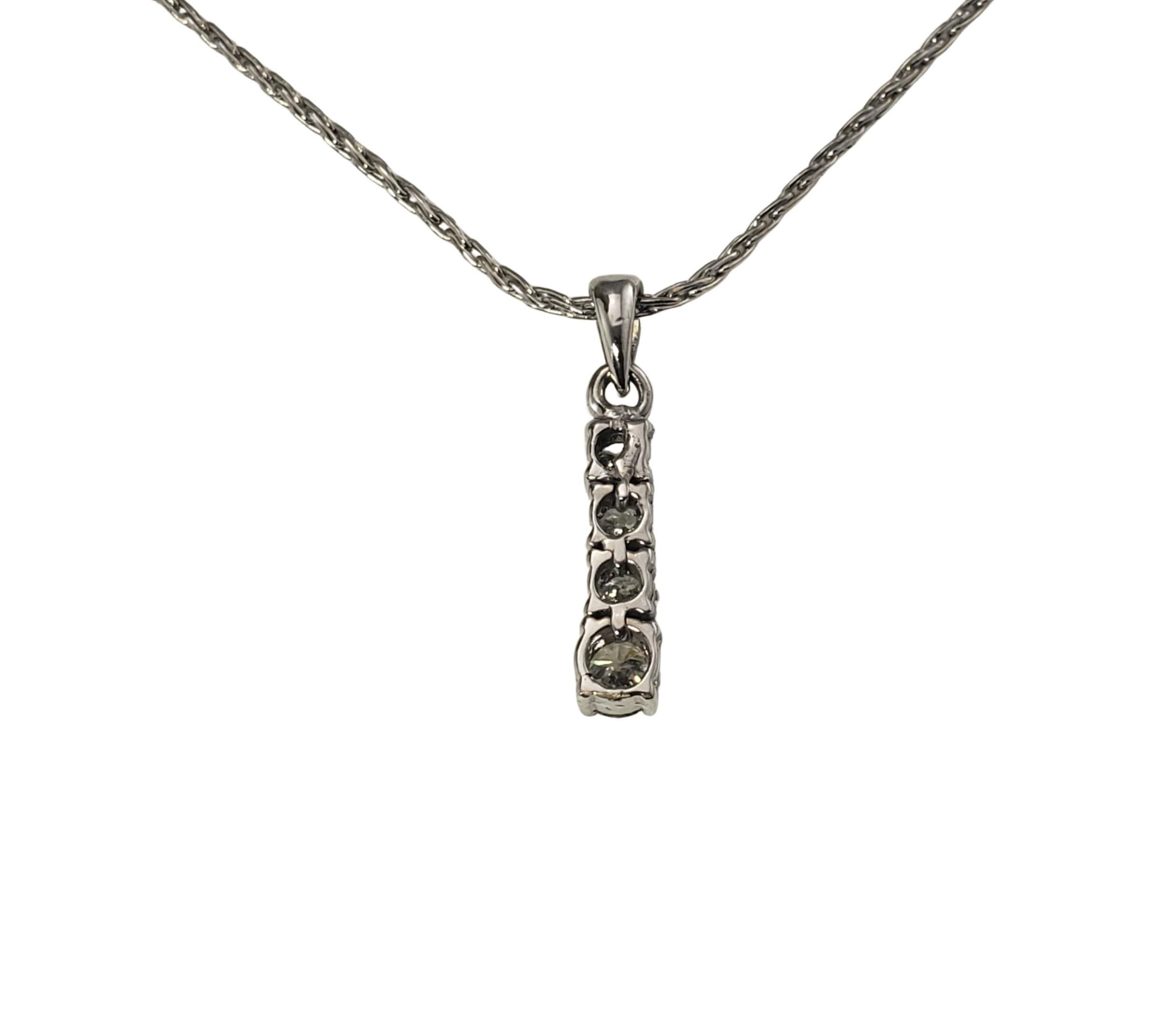 18 Karat White Gold Diamond Pendant Necklace For Sale 1