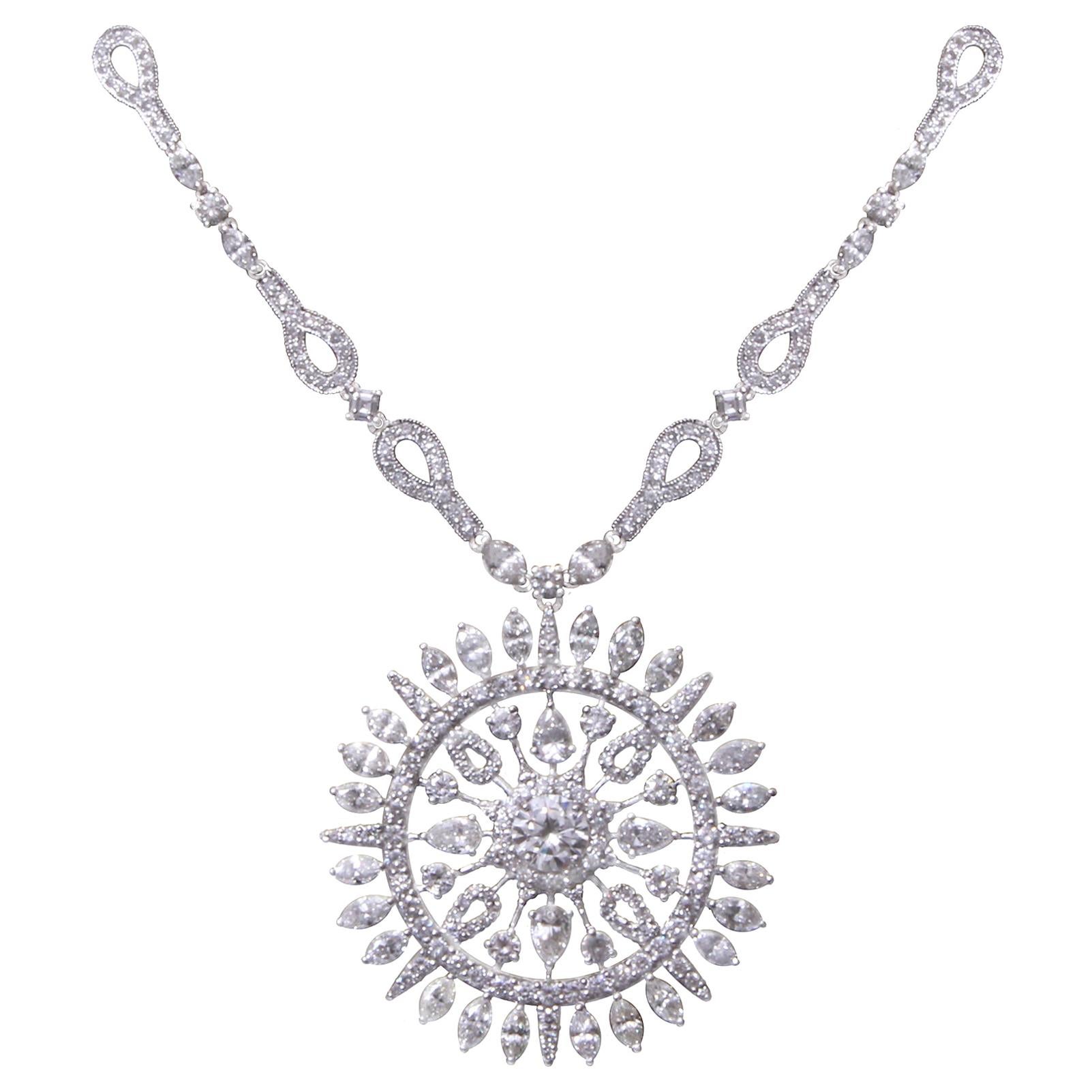 18K White Gold Diamond Pendant Necklace For Sale