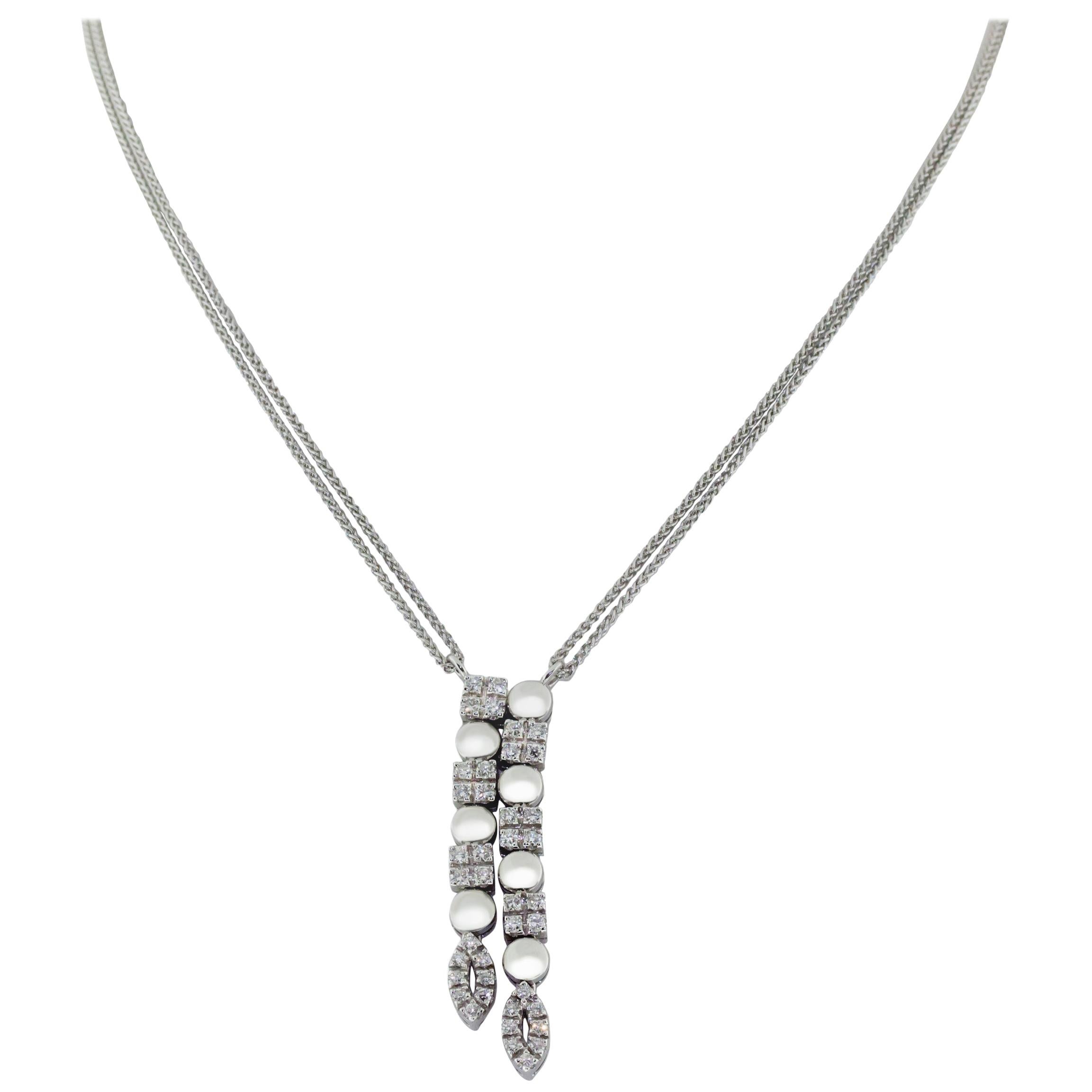 18 Karat White Gold Diamond Pendant Necklace For Sale