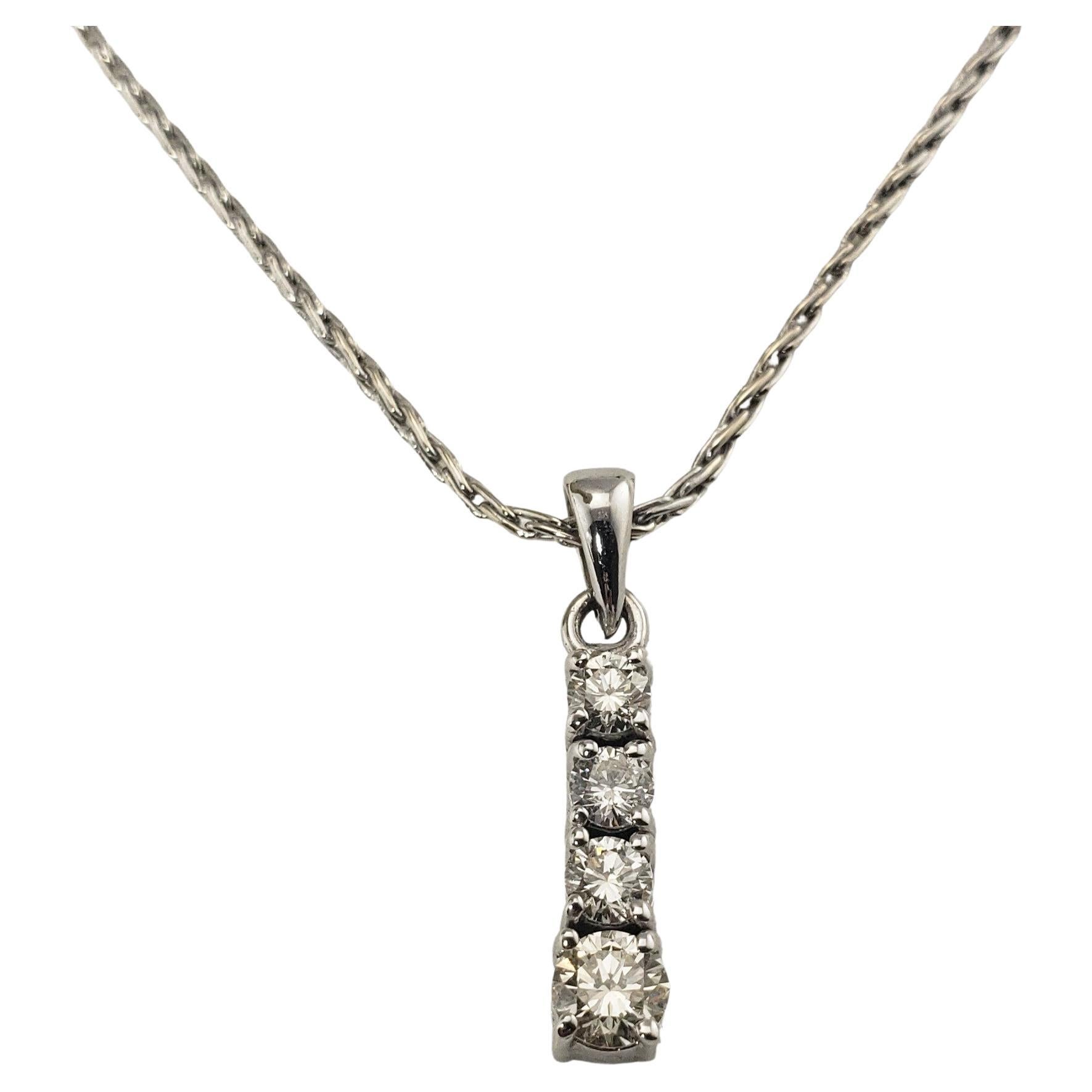 18 Karat White Gold Diamond Pendant Necklace For Sale