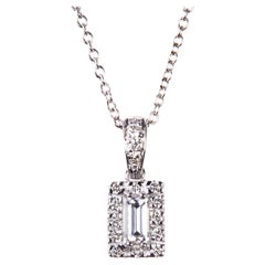 18 Karat White Gold Diamond Pendant Necklace
