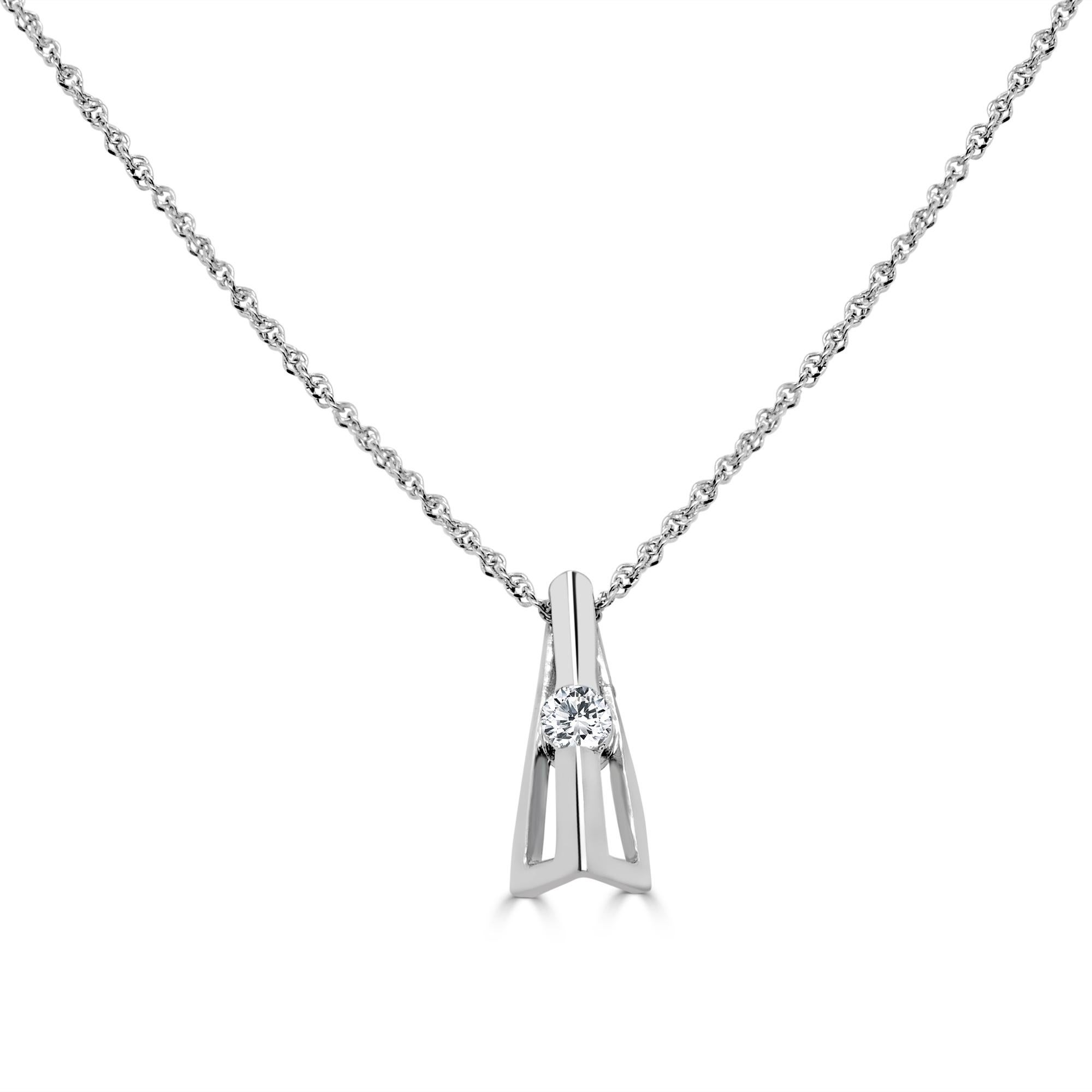 18 Karat White Gold 0.11 Carat Diamond Chain Necklace Wedding Fine Jewelry 

Gentle and elegant pendant is crafted in a sleek white gold. Featuring round cut diamonds, together totaling 0.11 TCW . Suspended from a 16-inch stunning non-tangle, non